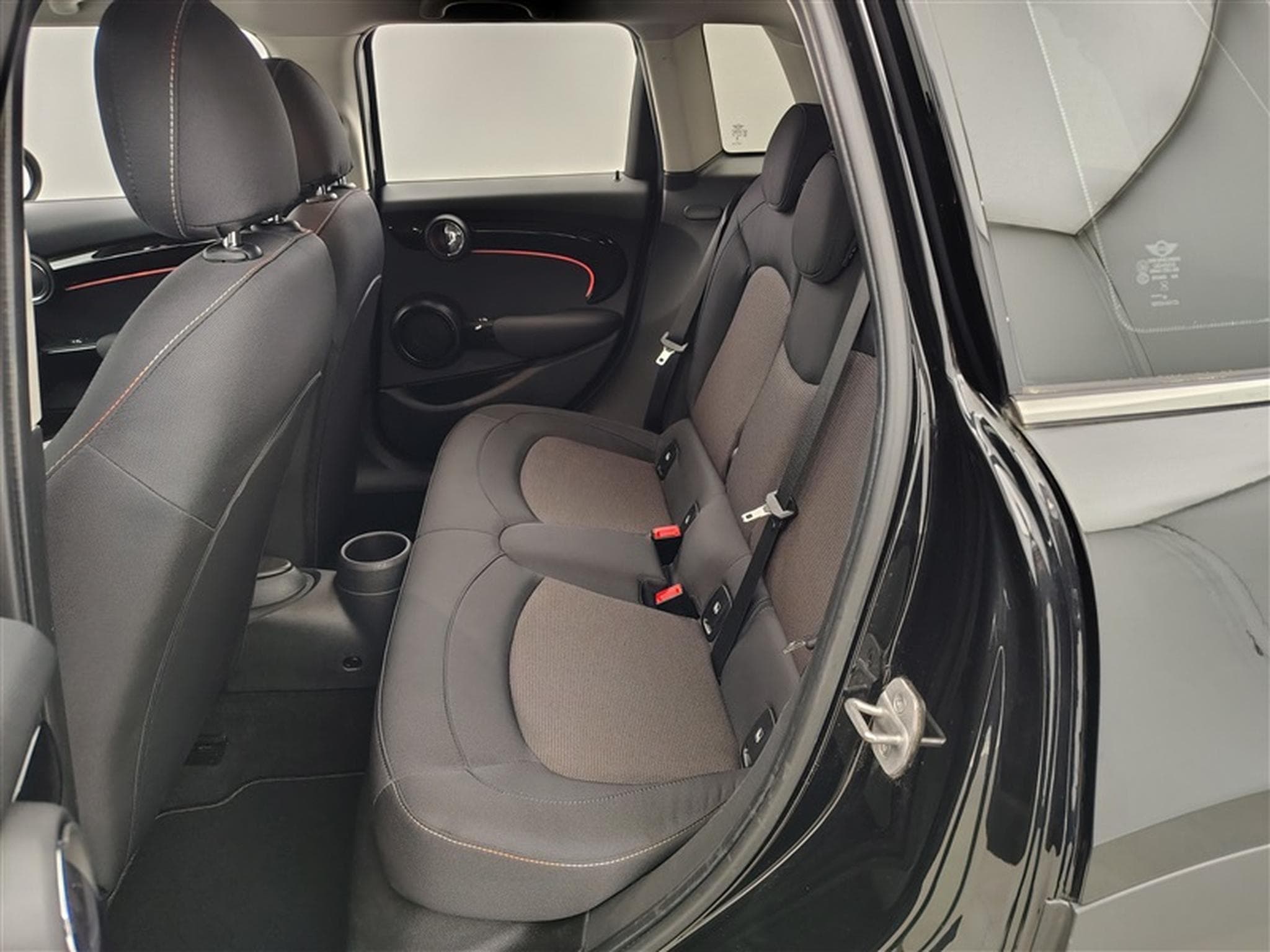MINI Cooper 1.5A Cooper AUTO / NAVI PRO / FULL LED / ALU (2023) - Foto 13