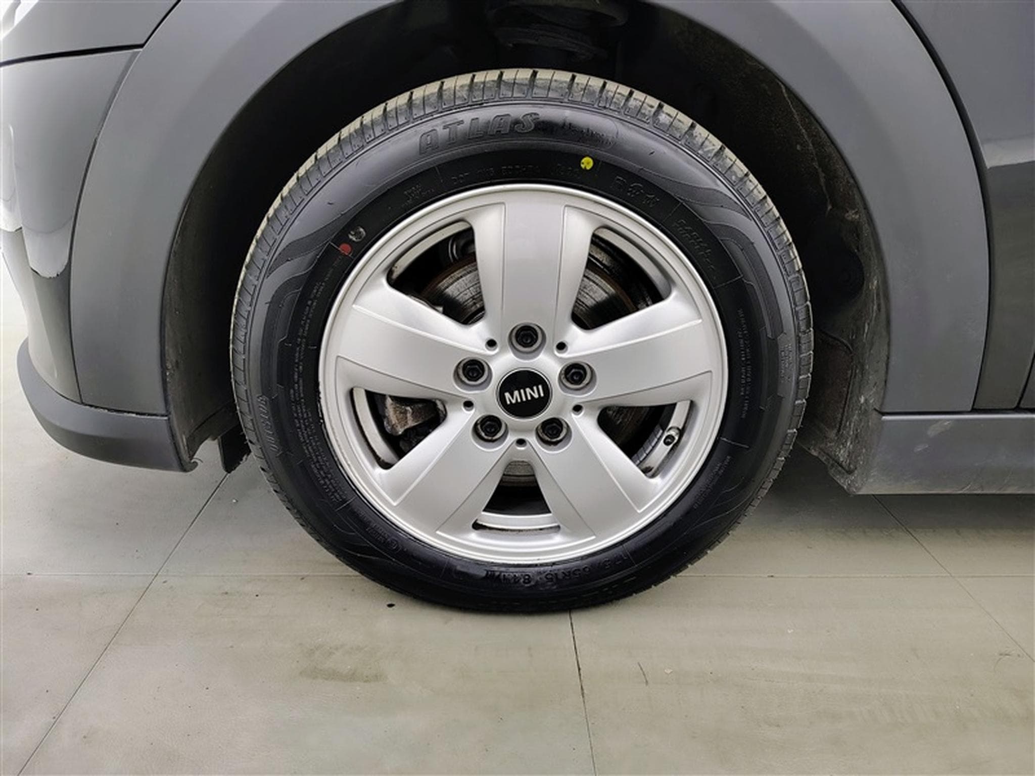 MINI Cooper 1.5A Cooper AUTO / NAVI PRO / FULL LED / ALU (2023) - Foto 6