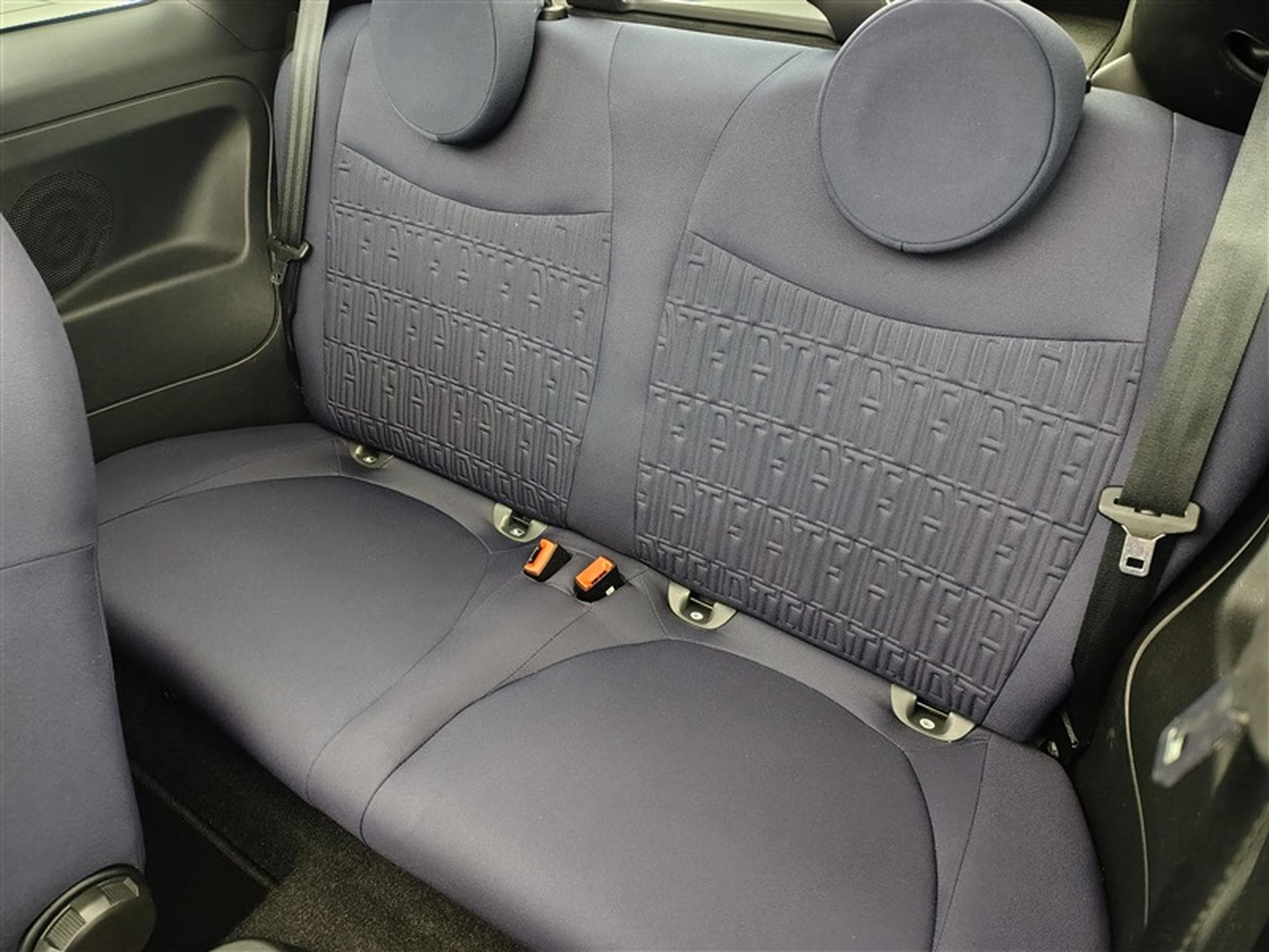 Fiat 500 1.0i MHEV Cult (2021) - Foto 13