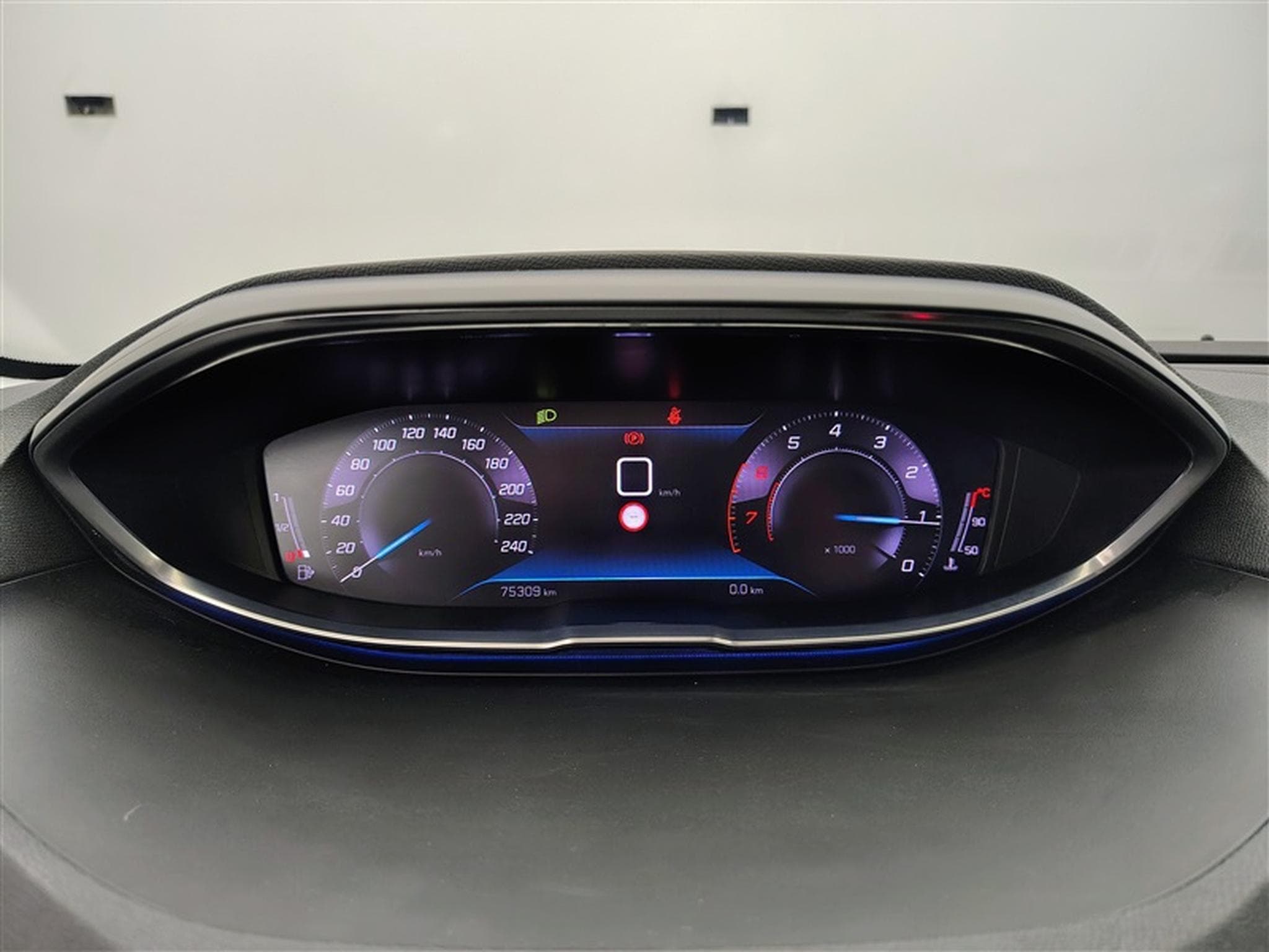 Peugeot 5008 1.2 PureTech STYLE/7PL/NAVI/FULL LED/JA17/PDC (2022) - Foto 10