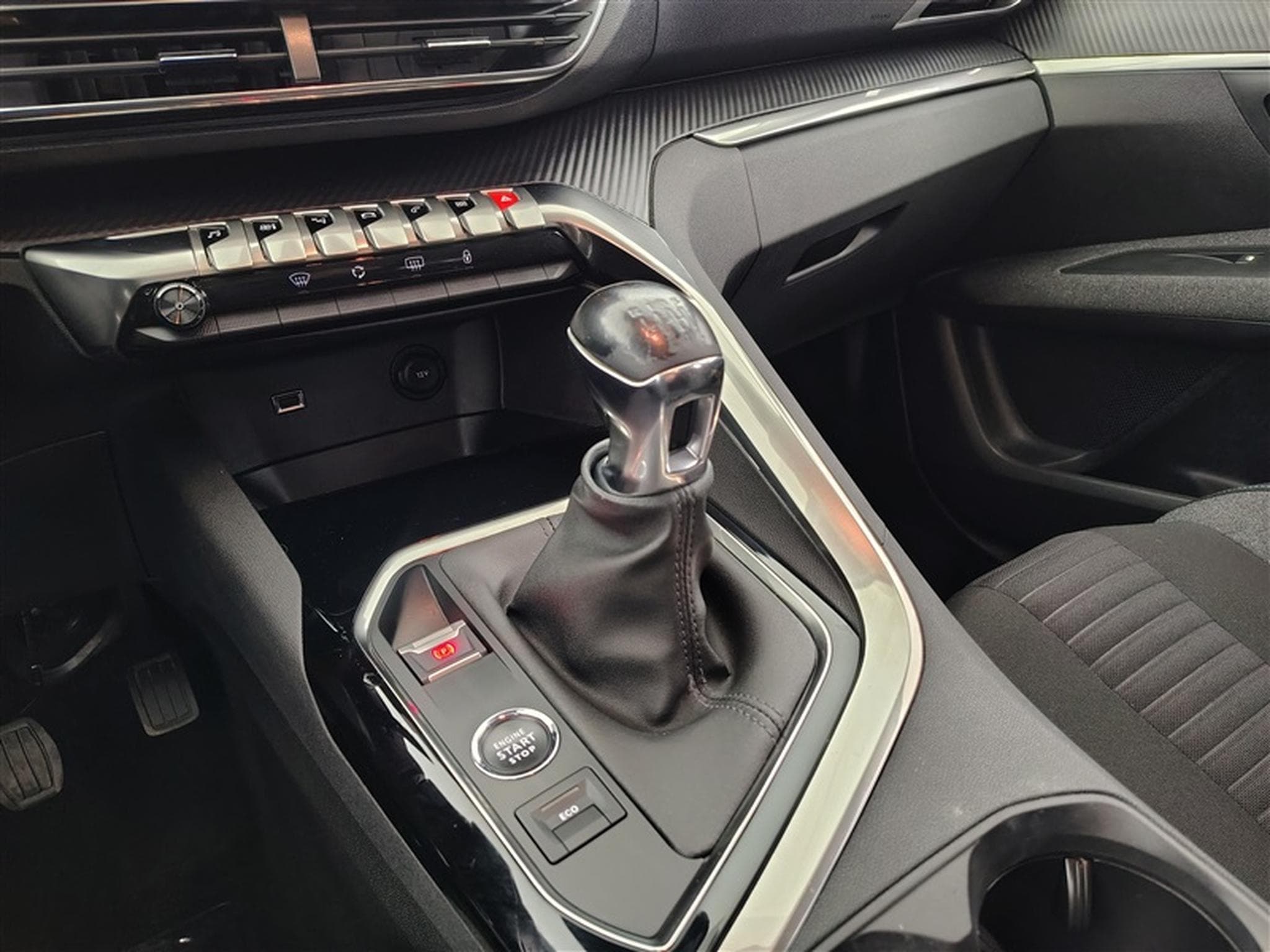 Peugeot 5008 1.2 PureTech STYLE/7PL/NAVI/FULL LED/JA17/PDC (2022) - Foto 12