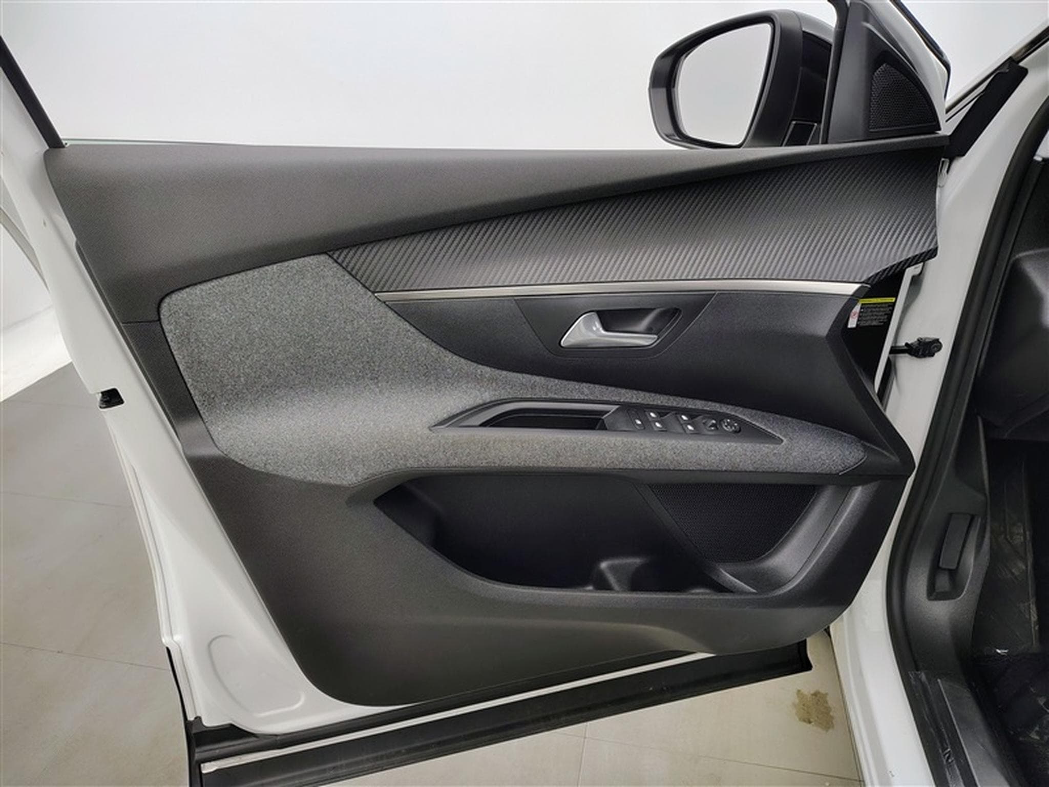 Peugeot 5008 1.2 PureTech STYLE/7PL/NAVI/FULL LED/JA17/PDC (2022) - Foto 17