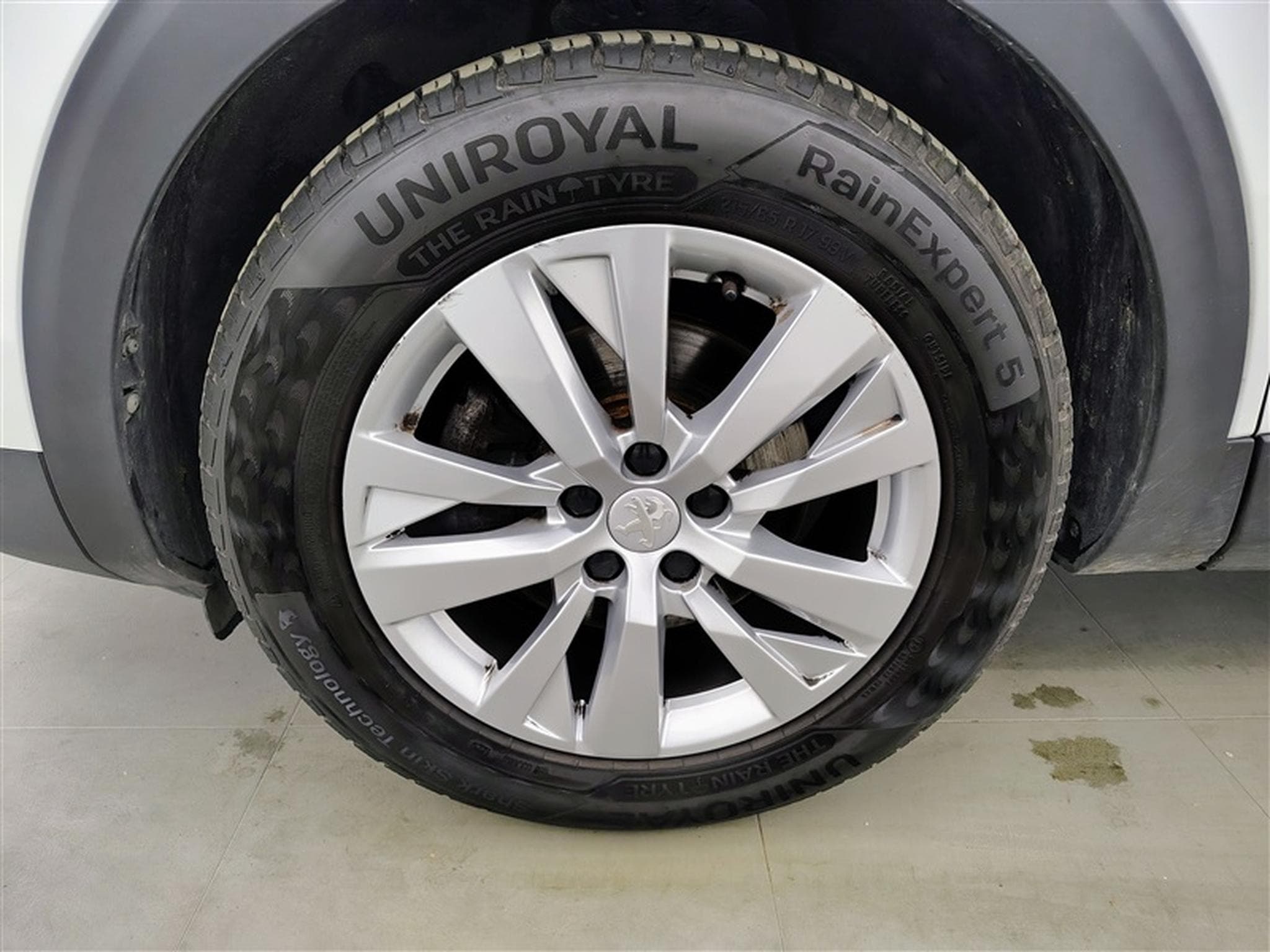 Peugeot 5008 1.2 PureTech STYLE/7PL/NAVI/FULL LED/JA17/PDC (2022) - Foto 6