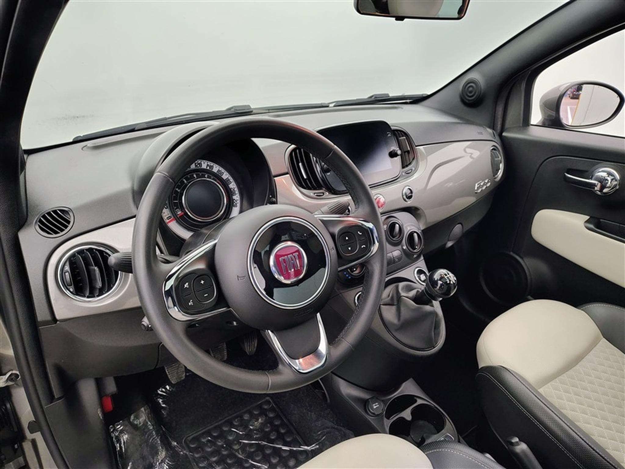 Fiat 500 1.0i MHEV Dolcevita S-CUIR / PANO / CARPLAY / PDC (2022) - Foto 8