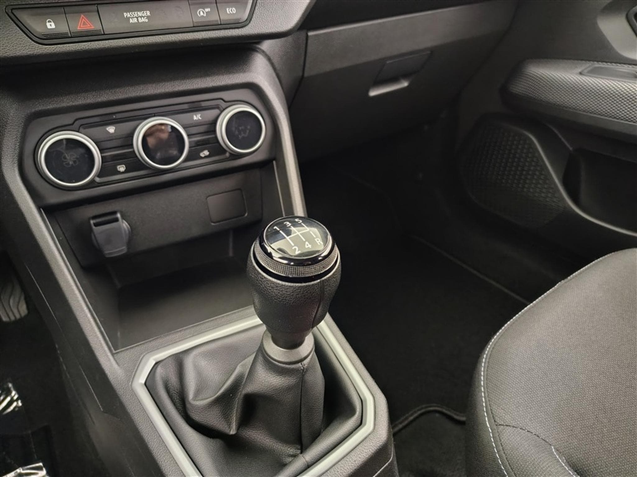 Dacia Sandero 1.0i SCe Expression (2024) - Photo 12