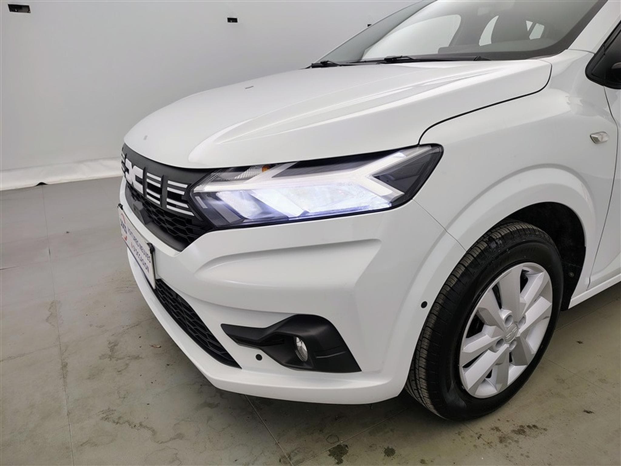Dacia Sandero 1.0i SCe Expression (2024) - Photo 15