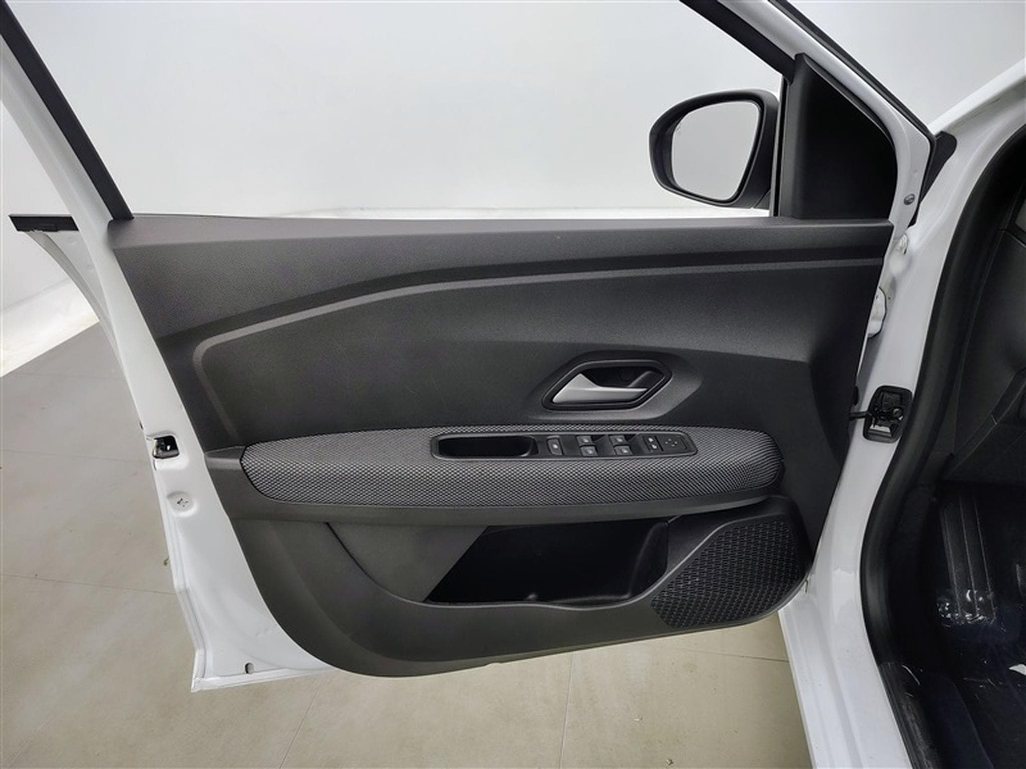 Dacia Sandero 1.0i SCe Expression (2024) - Photo 16