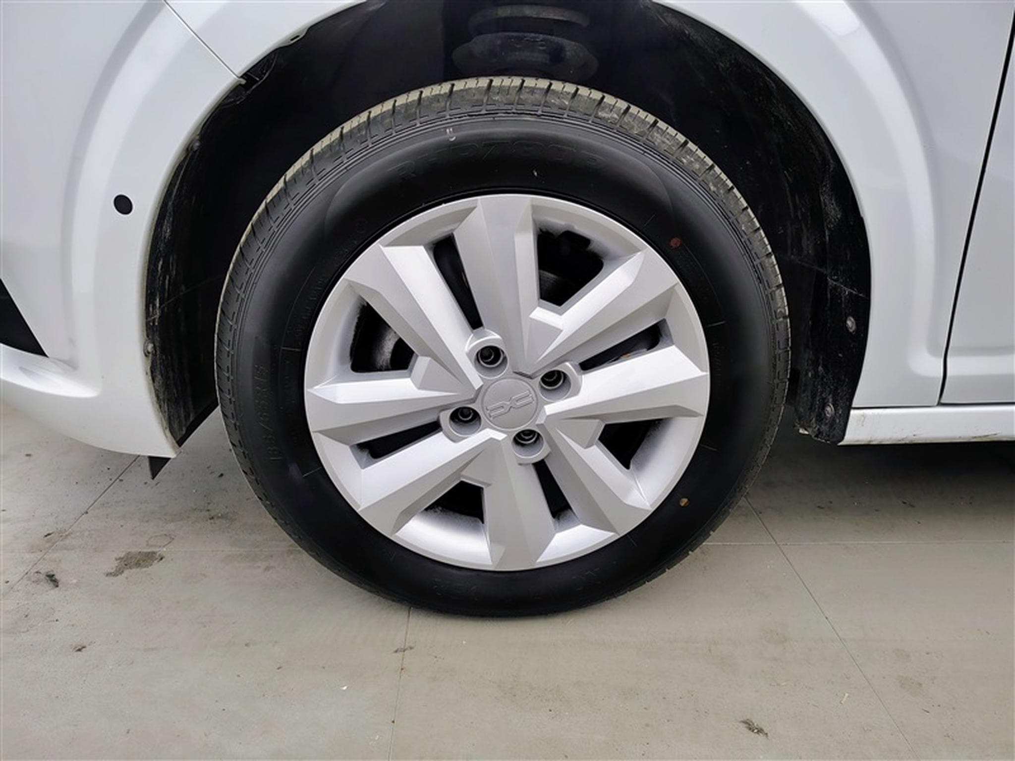 Dacia Sandero 1.0i SCe Expression (2024) - Photo 6