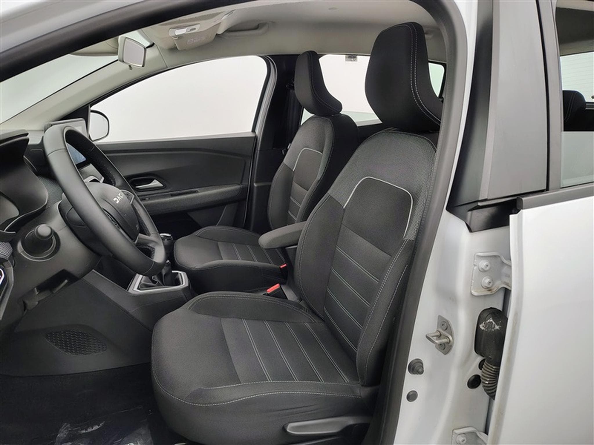 Dacia Sandero 1.0i SCe Expression (2024) - Photo 7