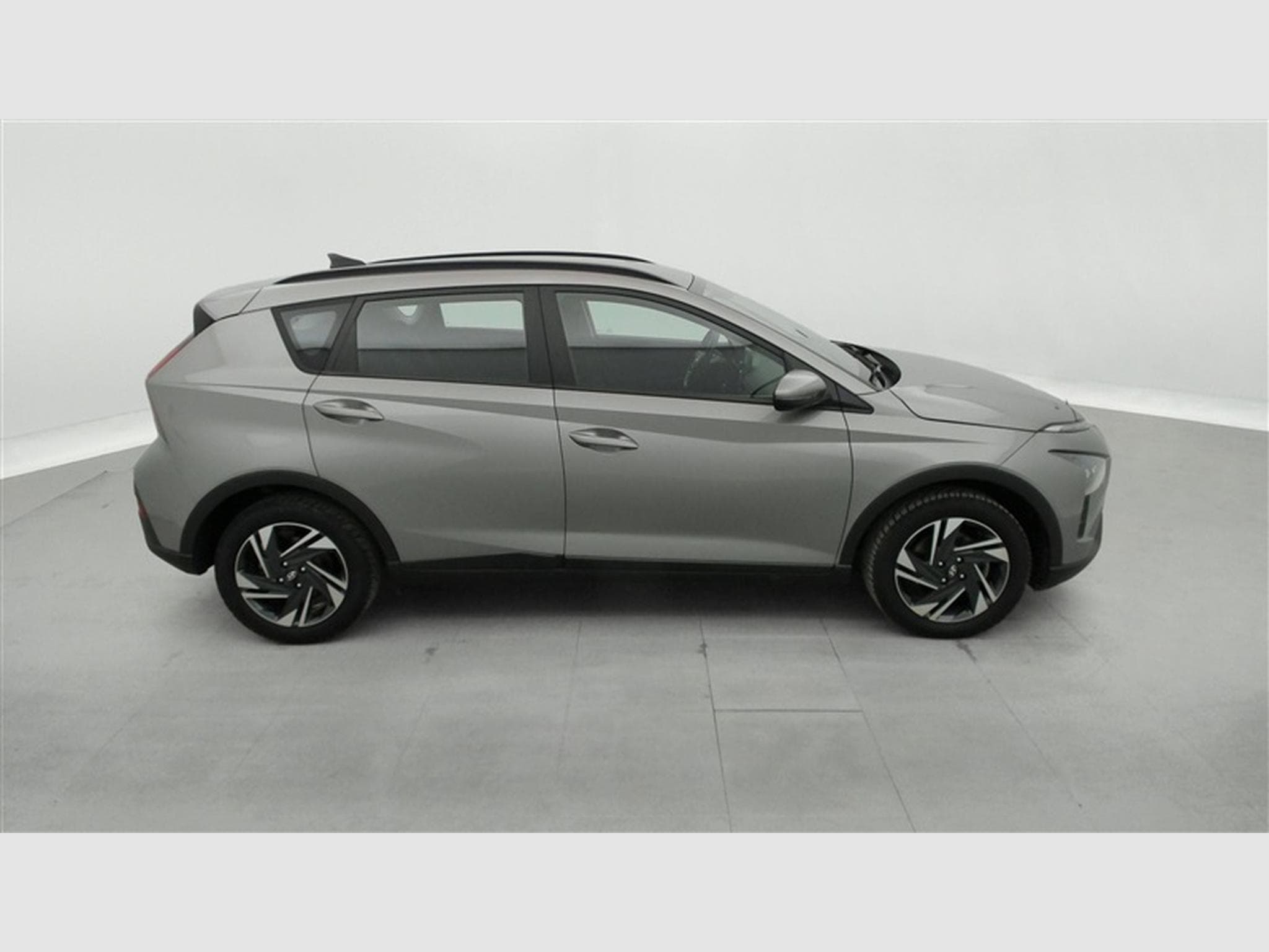 Hyundai Bayon 1.0 T-GDi MHEV DCT Sky CARPLAY / FULL LED / CAMERA / KEYLESS (2023) - Photo 23