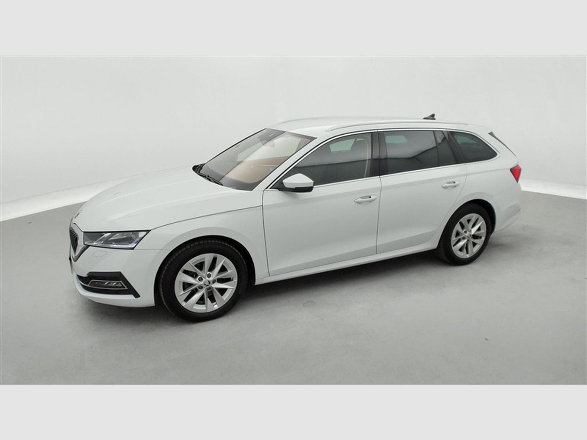 Skoda Octavia SW 1.0 TSI eTec MHE Clever+ DSG (2022) - Photo 23