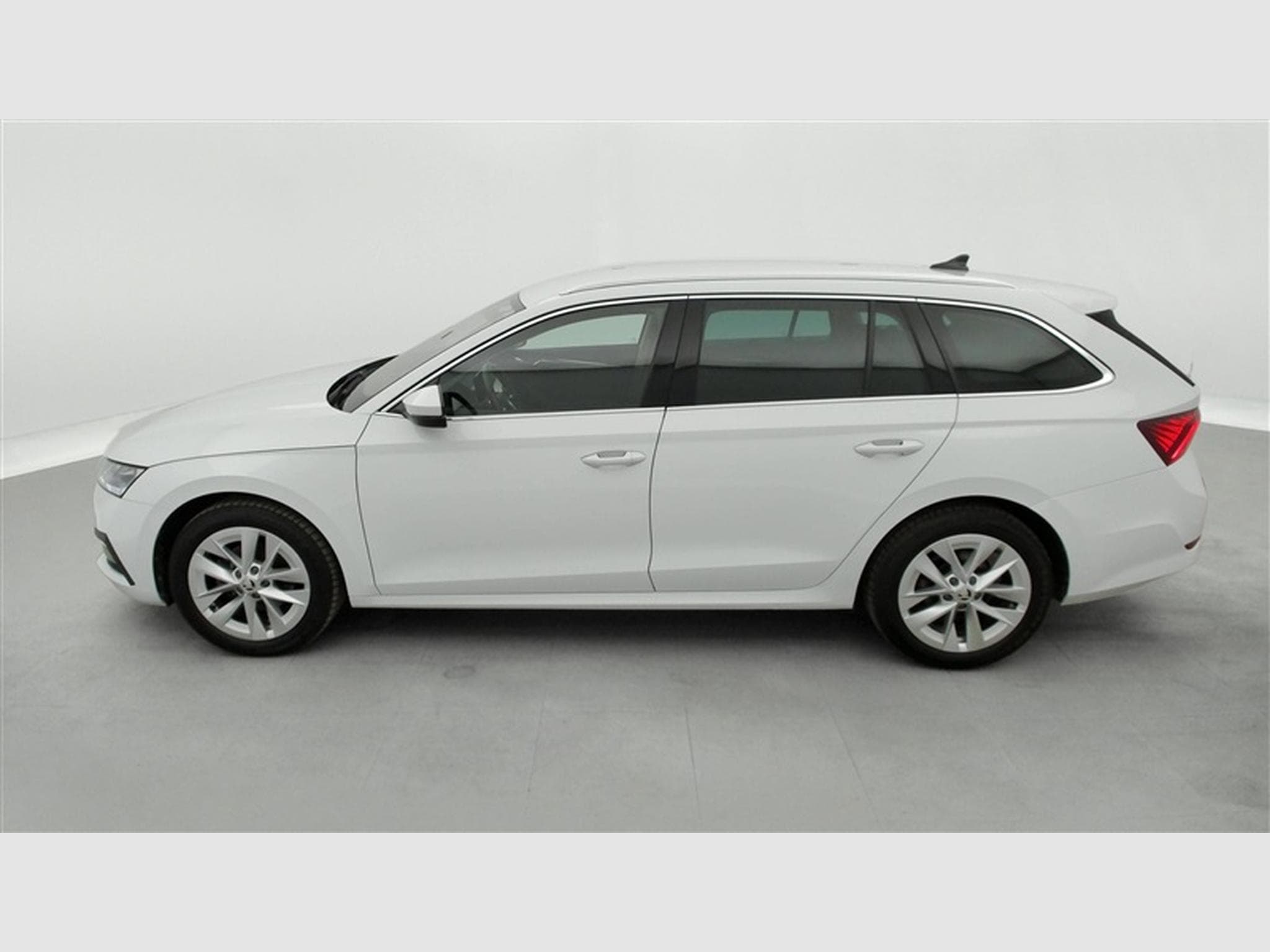 Skoda Octavia SW 1.0 TSI eTec MHE Clever+ DSG (2022) - Photo 3