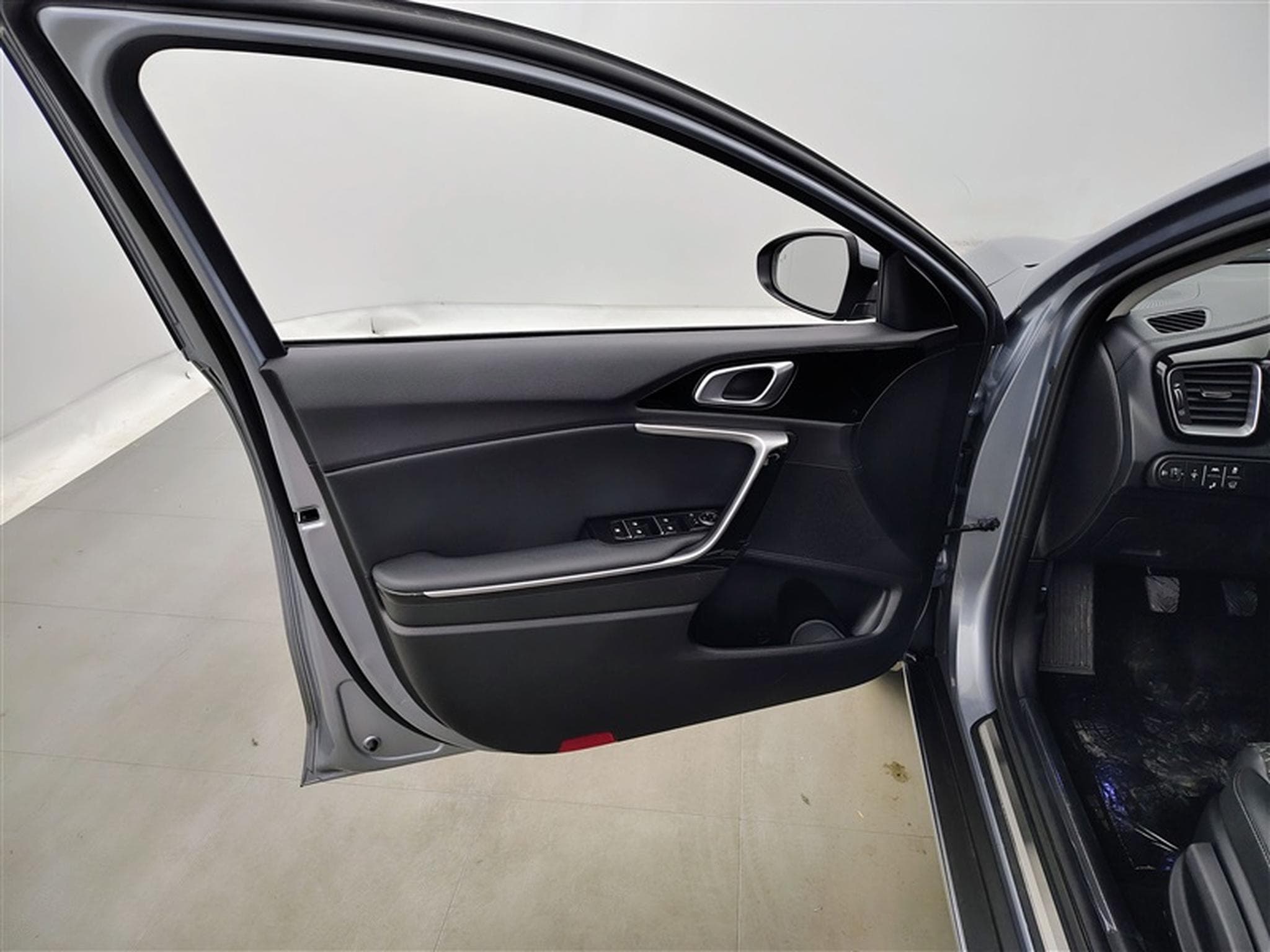 Kia XCeed 1.0 T-GDi 120cv Pulse NAVI 8" / FULL LED / CAMERA / JA 16" (2024) - Foto 17