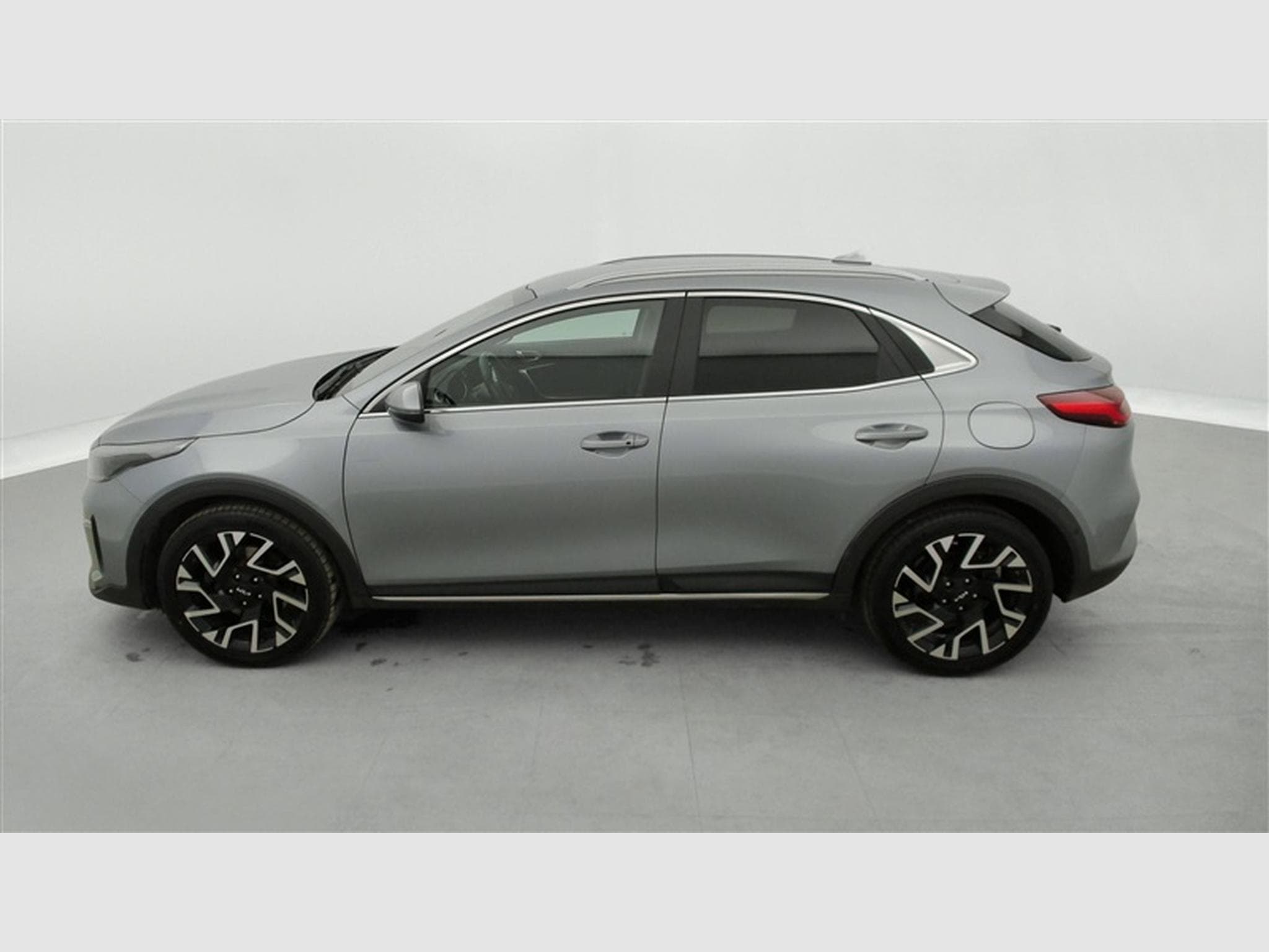 Kia XCeed 1.0 T-GDi 120cv Pulse NAVI 8" / FULL LED / CAMERA / JA 16" (2024) - Foto 3