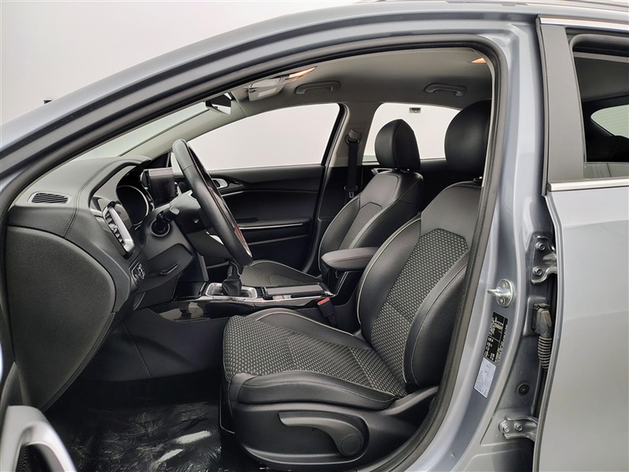 Kia XCeed 1.0 T-GDi 120cv Pulse NAVI 8" / FULL LED / CAMERA / JA 16" (2024) - Foto 7