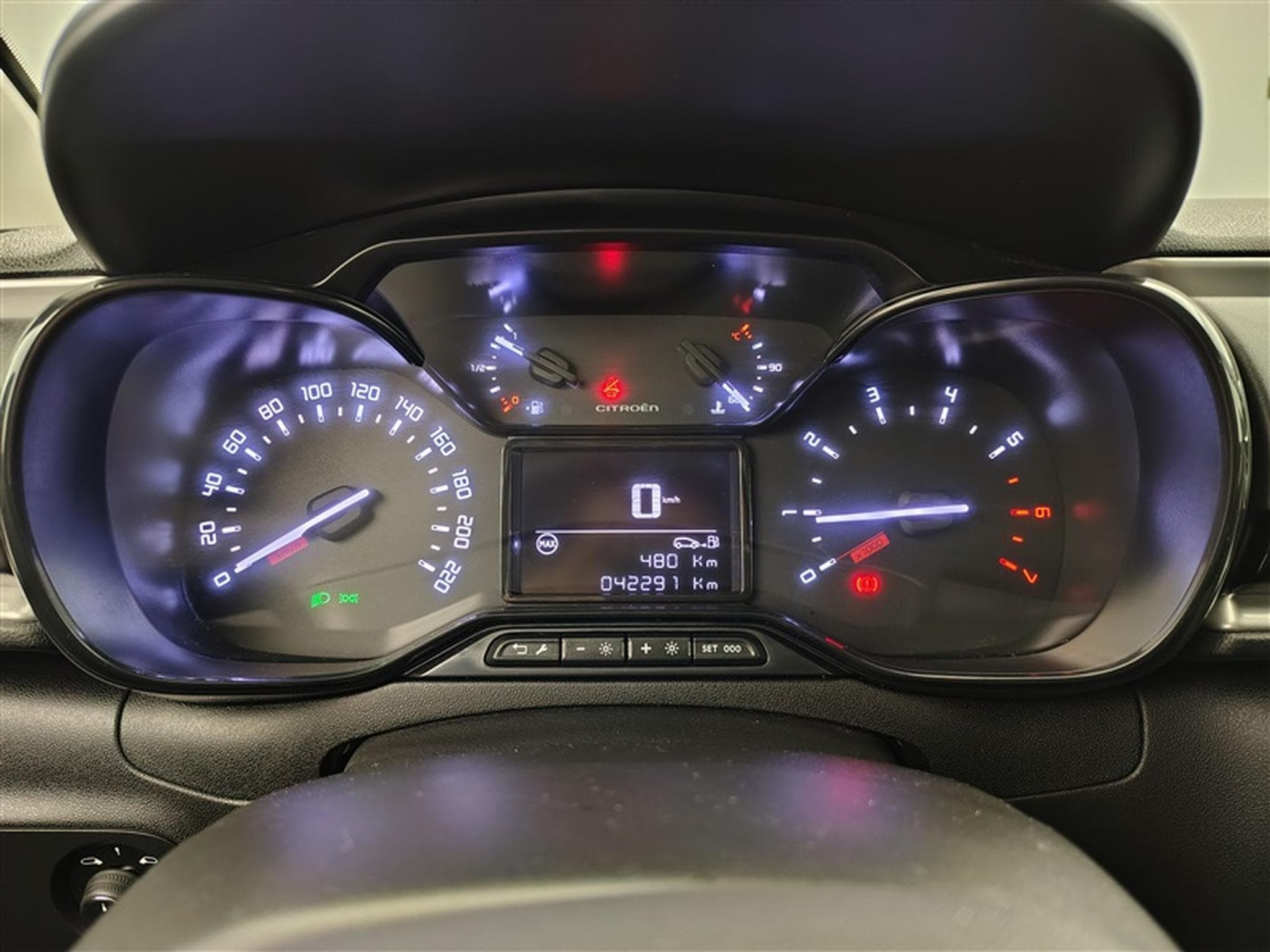 Citroen C3 1.2i PureTech Feel NAVI / FULL LED / CARPLAY (2024) - Foto 10
