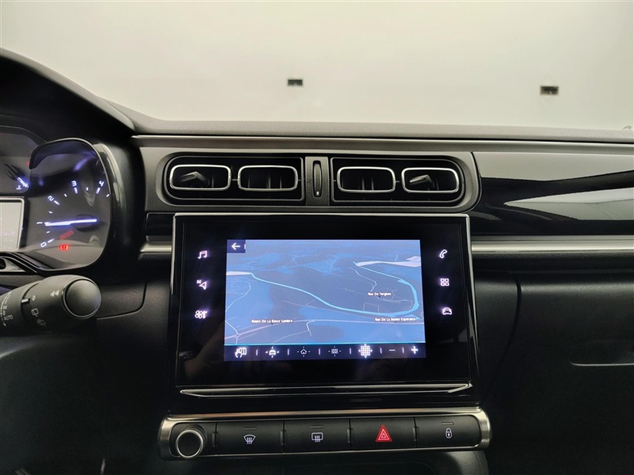 Citroen C3 1.2i PureTech Feel NAVI / FULL LED / CARPLAY (2024) - Foto 11