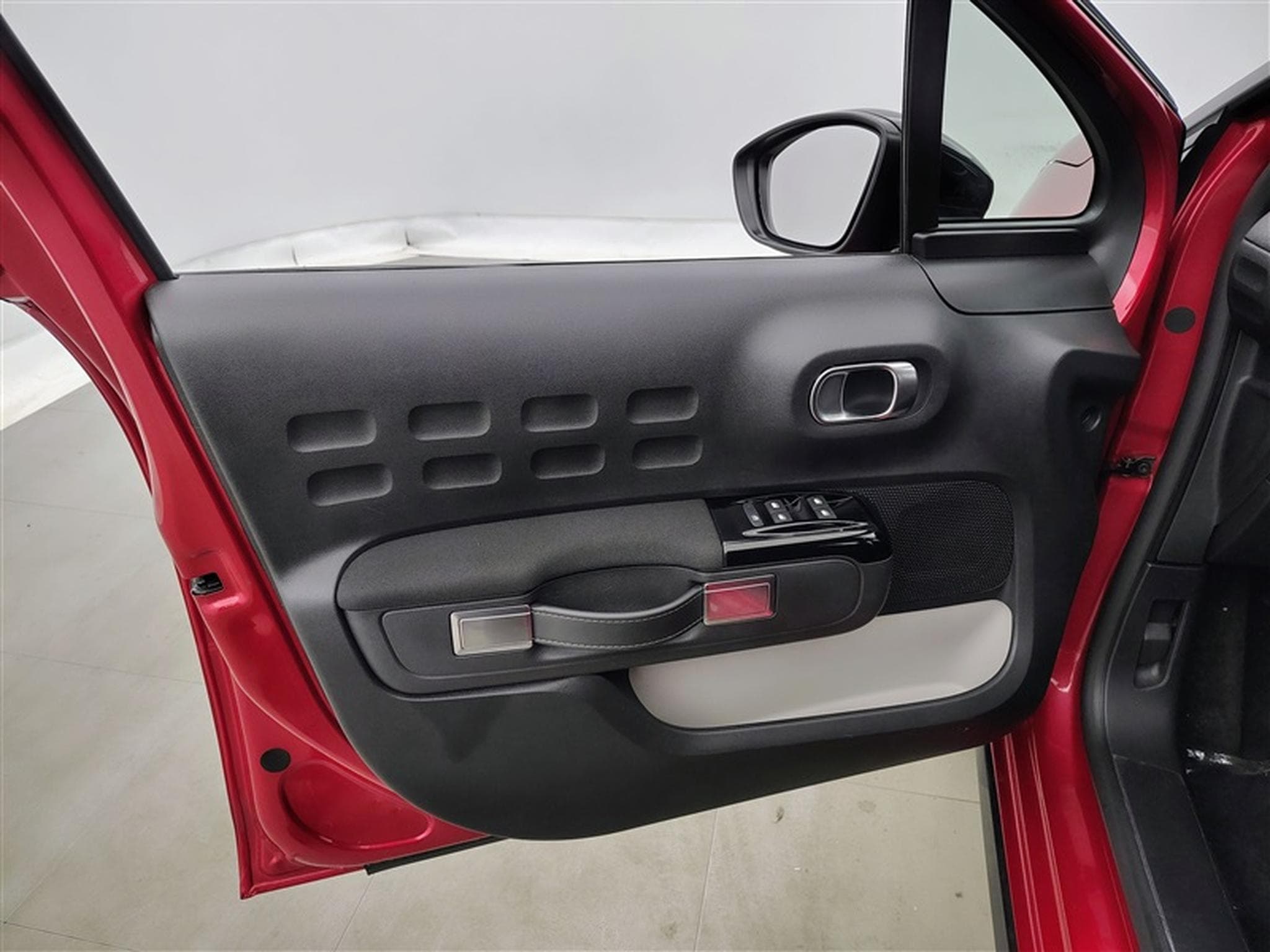 Citroen C3 1.2i PureTech Feel NAVI / FULL LED / CARPLAY (2024) - Foto 16
