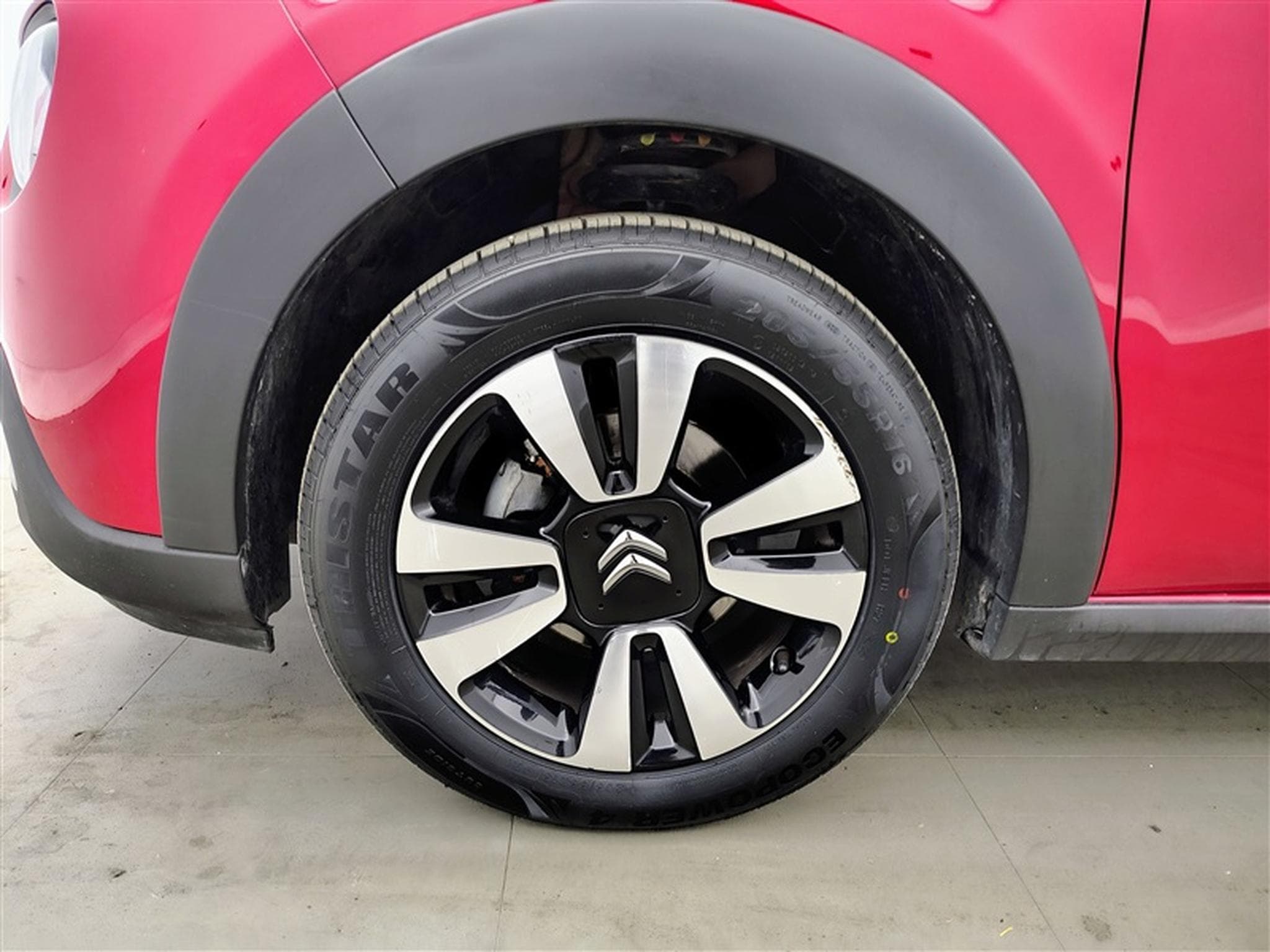Citroen C3 1.2i PureTech Feel NAVI / FULL LED / CARPLAY (2024) - Foto 6