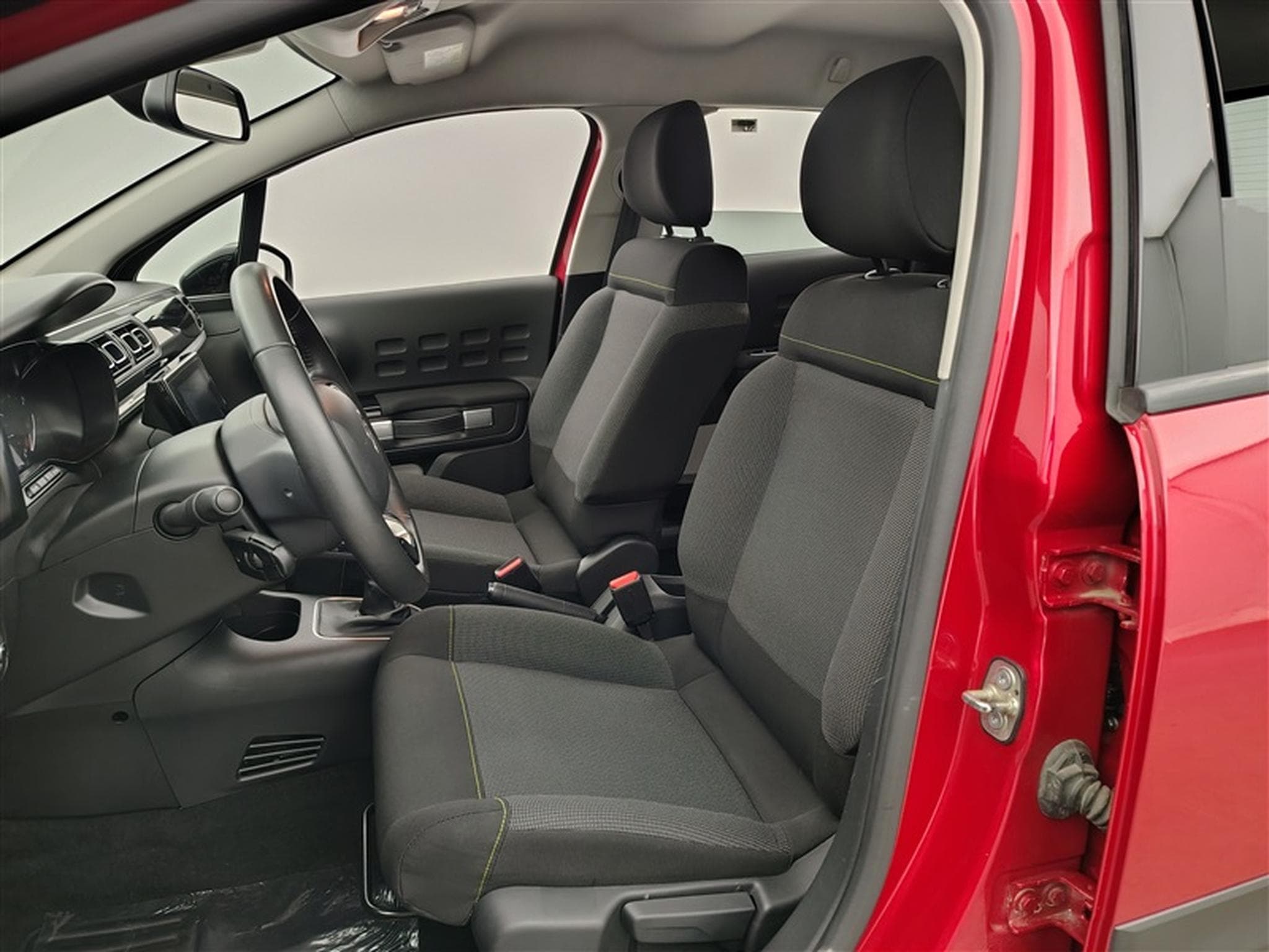 Citroen C3 1.2i PureTech Feel NAVI / FULL LED / CARPLAY (2024) - Foto 7