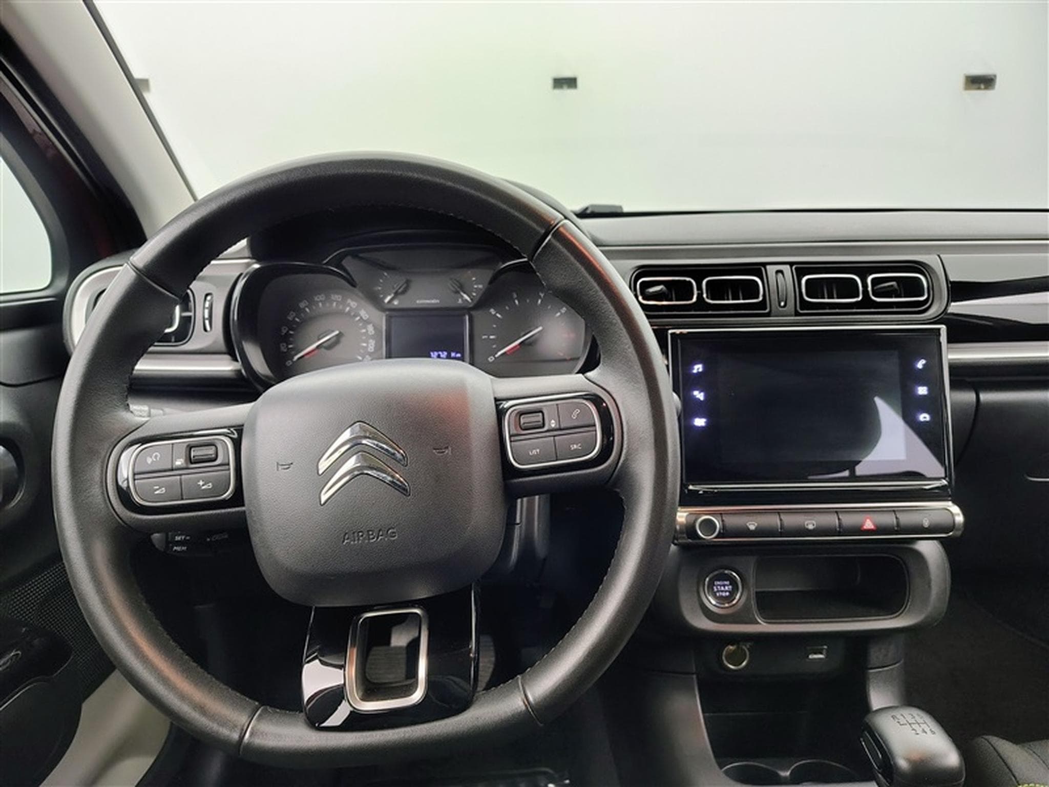 Citroen C3 1.2i PureTech Feel NAVI / FULL LED / CARPLAY (2024) - Foto 9