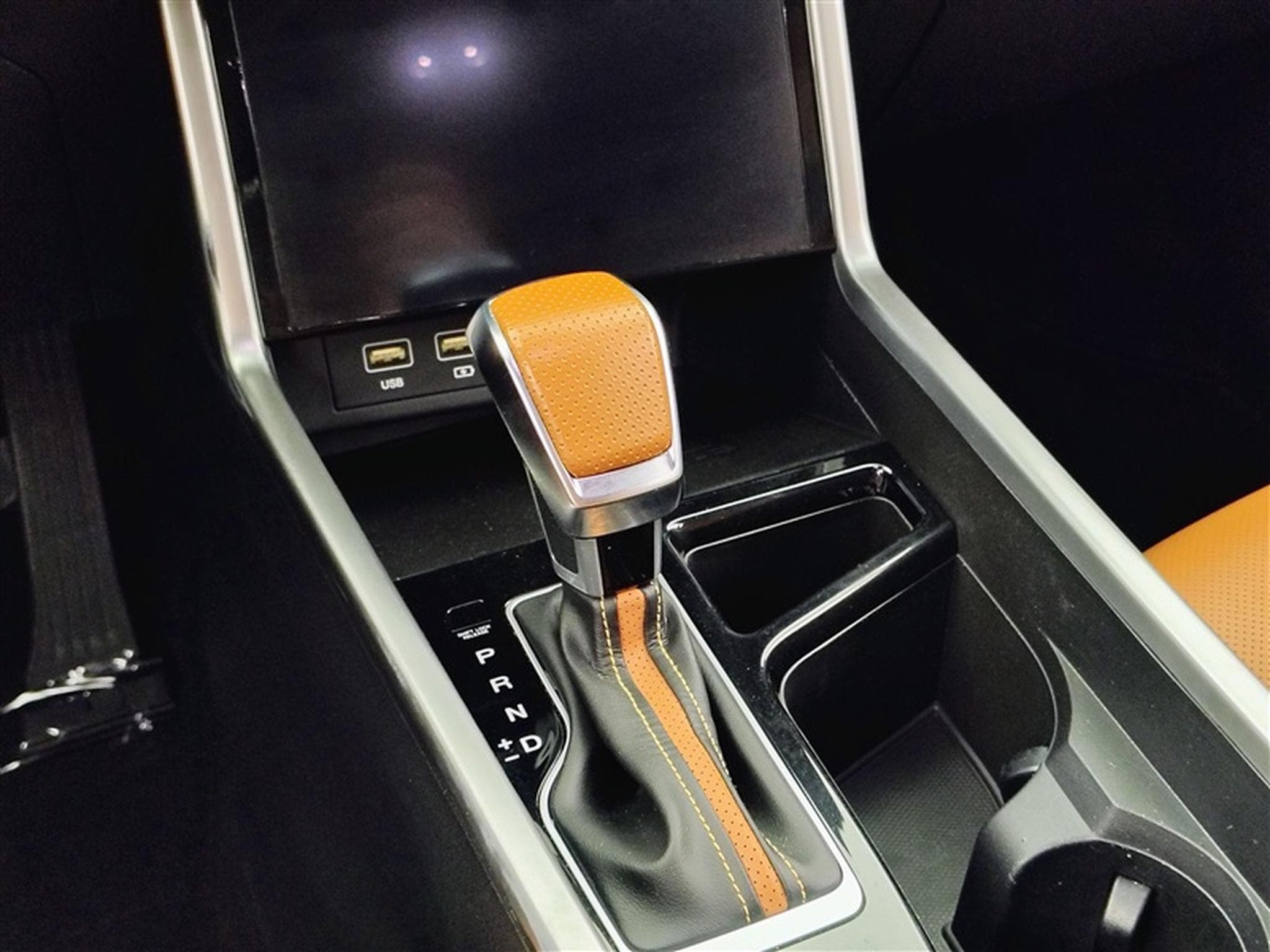 KGM Torres TORRES FOREST EDITION NAV/CAMERA/CARPLAY (2024) - Foto 11