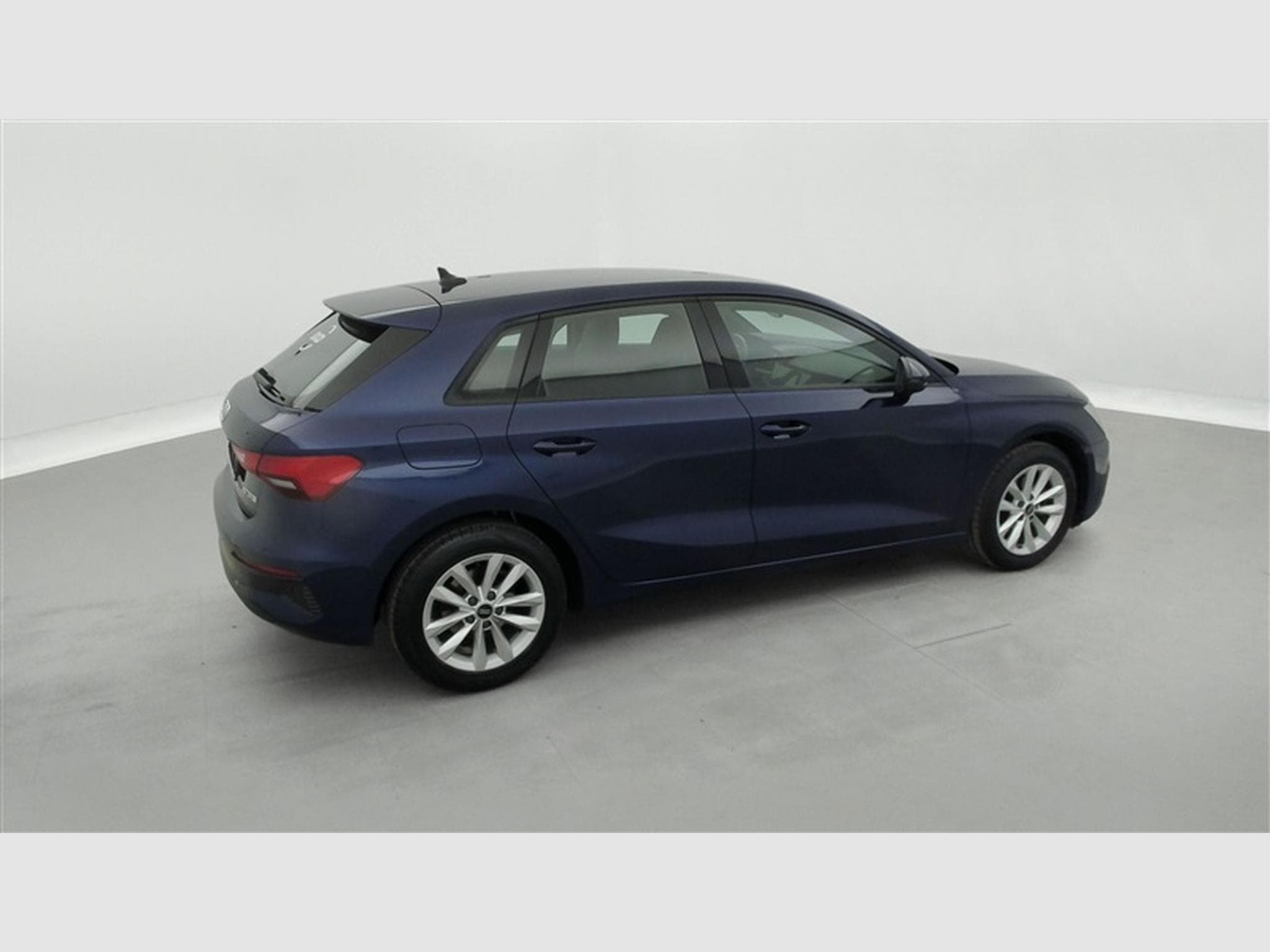 Audi A3 Sportback 30 TFSI S-Tronic S-Line inté // Navi / Led (2022) - Foto 23
