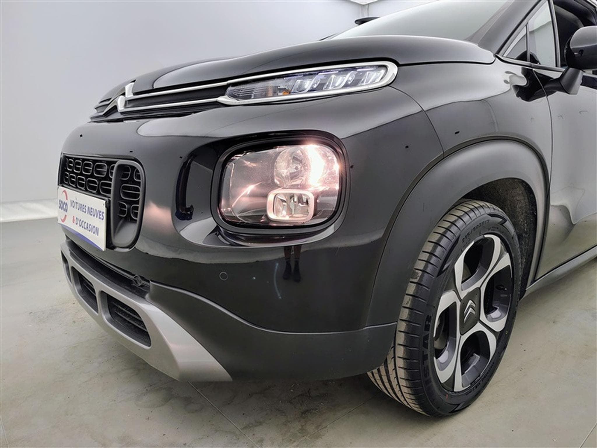 Citroen C3 Aircross 1.2 PureTech Shine NAVI / CARPLAY / CAMERA (2019) - Foto 15