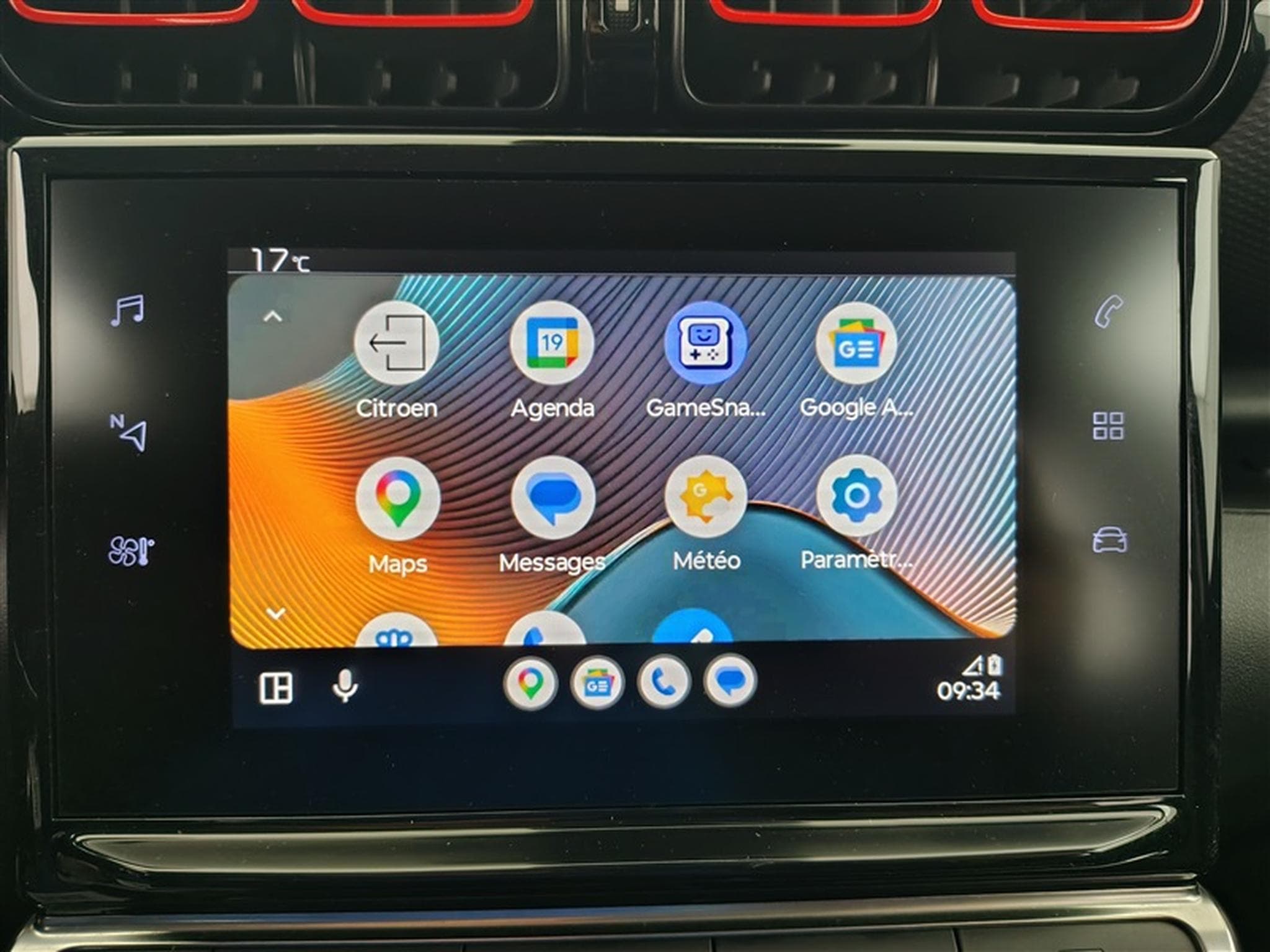 Citroen C3 Aircross 1.2 PureTech Shine NAVI / CARPLAY / CAMERA (2019) - Foto 19