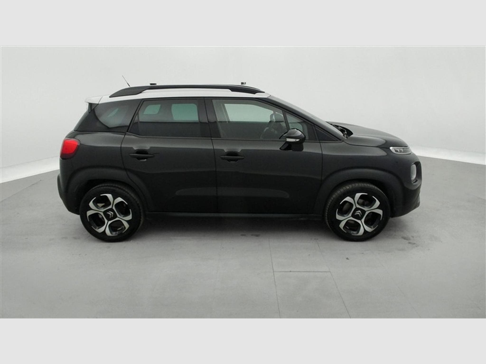 Citroen C3 Aircross 1.2 PureTech Shine NAVI / CARPLAY / CAMERA (2019) - Foto 23