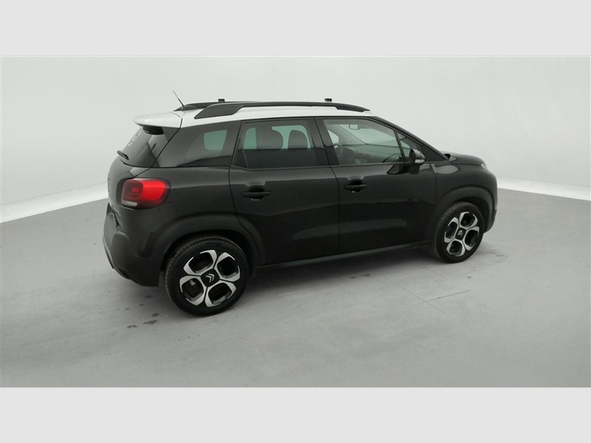Citroen C3 Aircross 1.2 PureTech Shine NAVI / CARPLAY / CAMERA (2019) - Foto 24