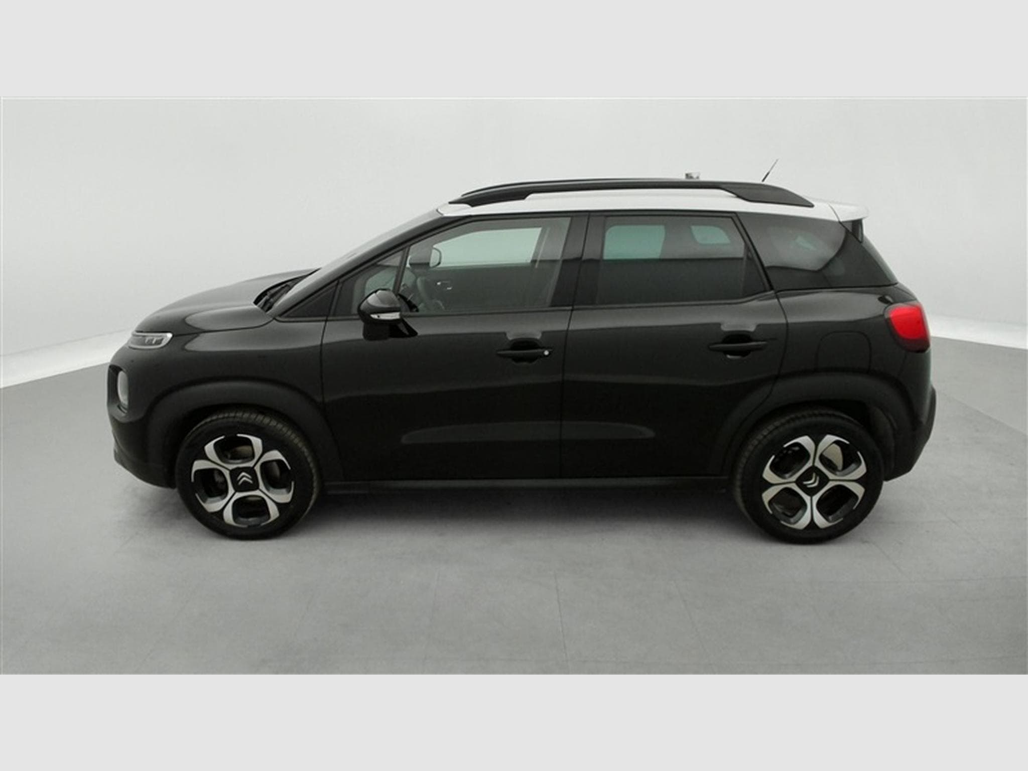 Citroen C3 Aircross 1.2 PureTech Shine NAVI / CARPLAY / CAMERA (2019) - Foto 3