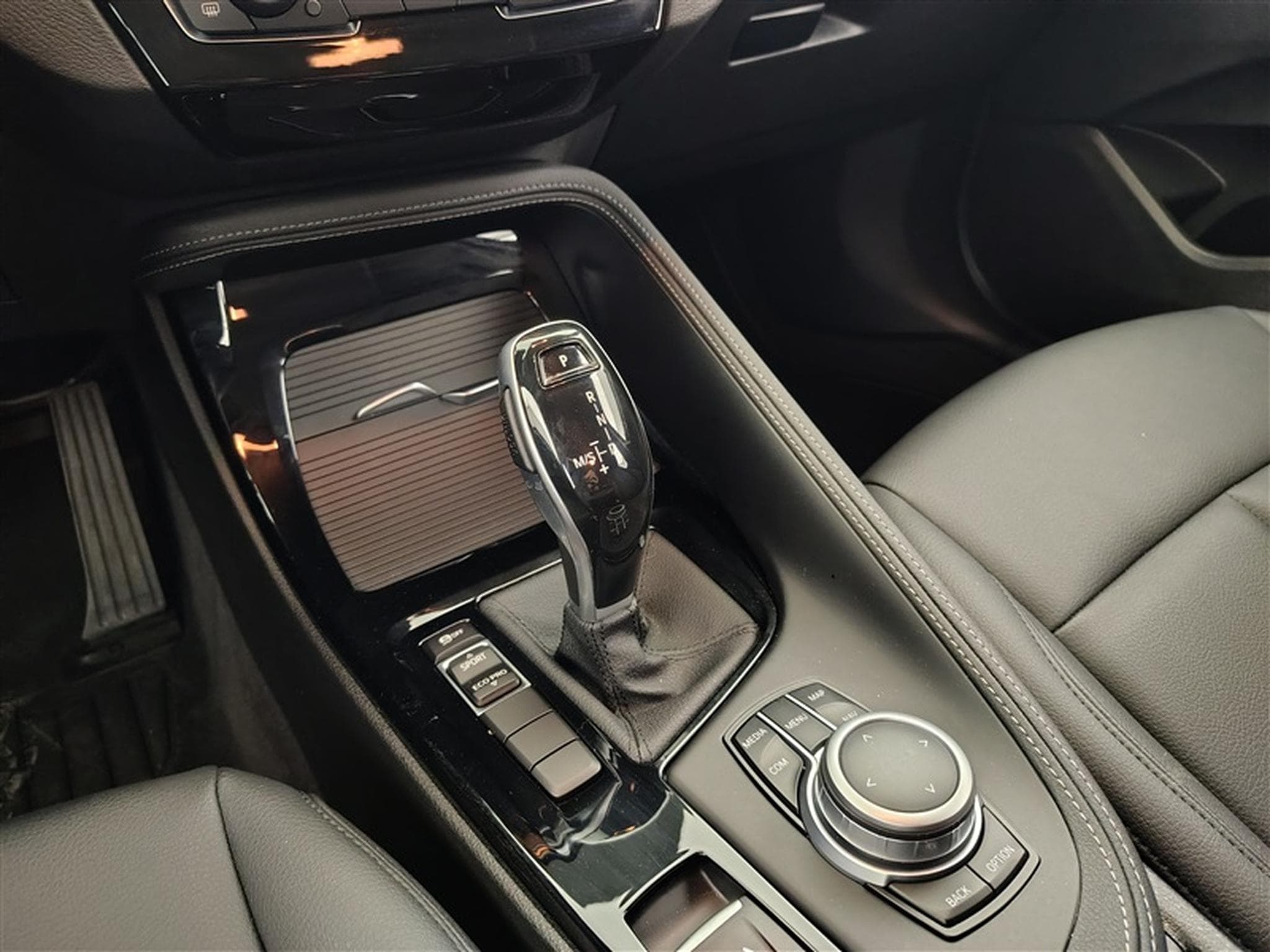 BMW X2 1.5iA sDrive18  Cuir / Navi / Led (2022) - Foto 12