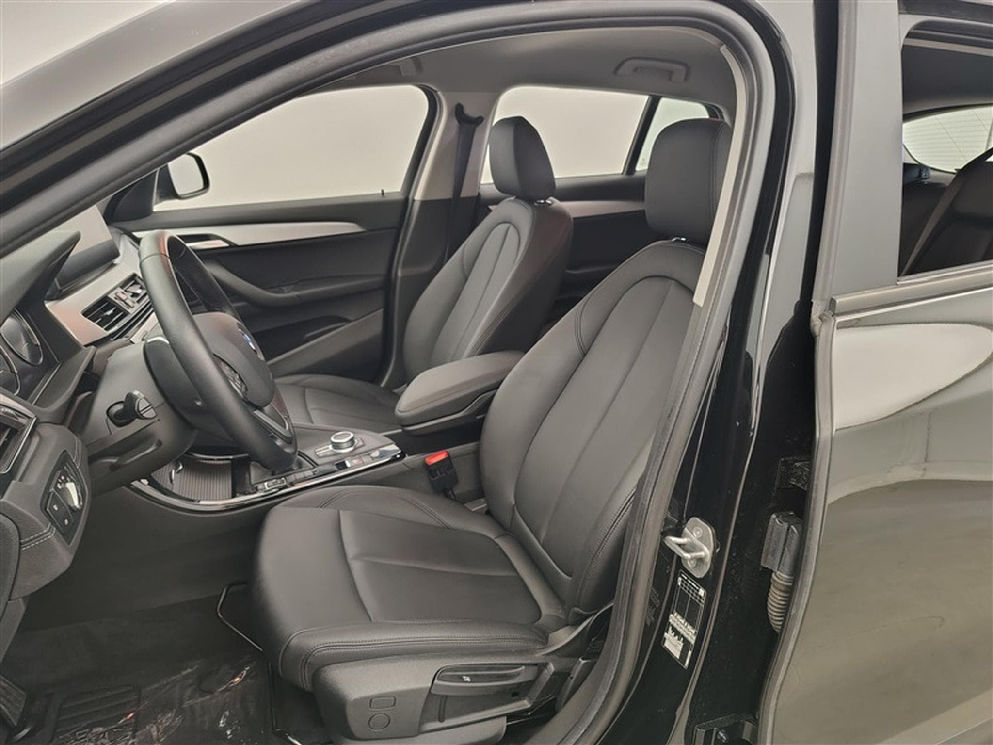 BMW X2 1.5iA sDrive18  Cuir / Navi / Led (2022) - Foto 7