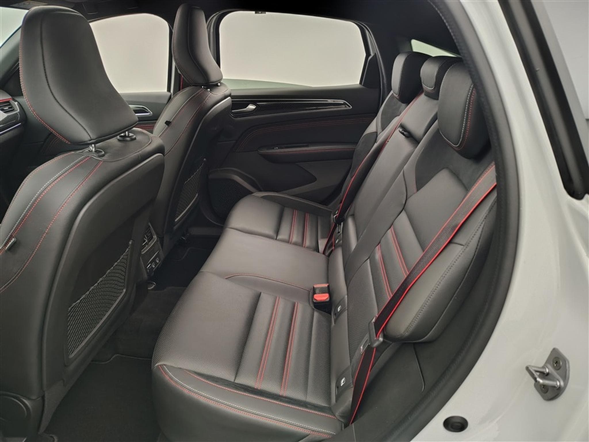 Renault Arkana 1.3 TCe EDC R.S.Line CUIR / NAVI / FULL LED (2023) - Foto 13
