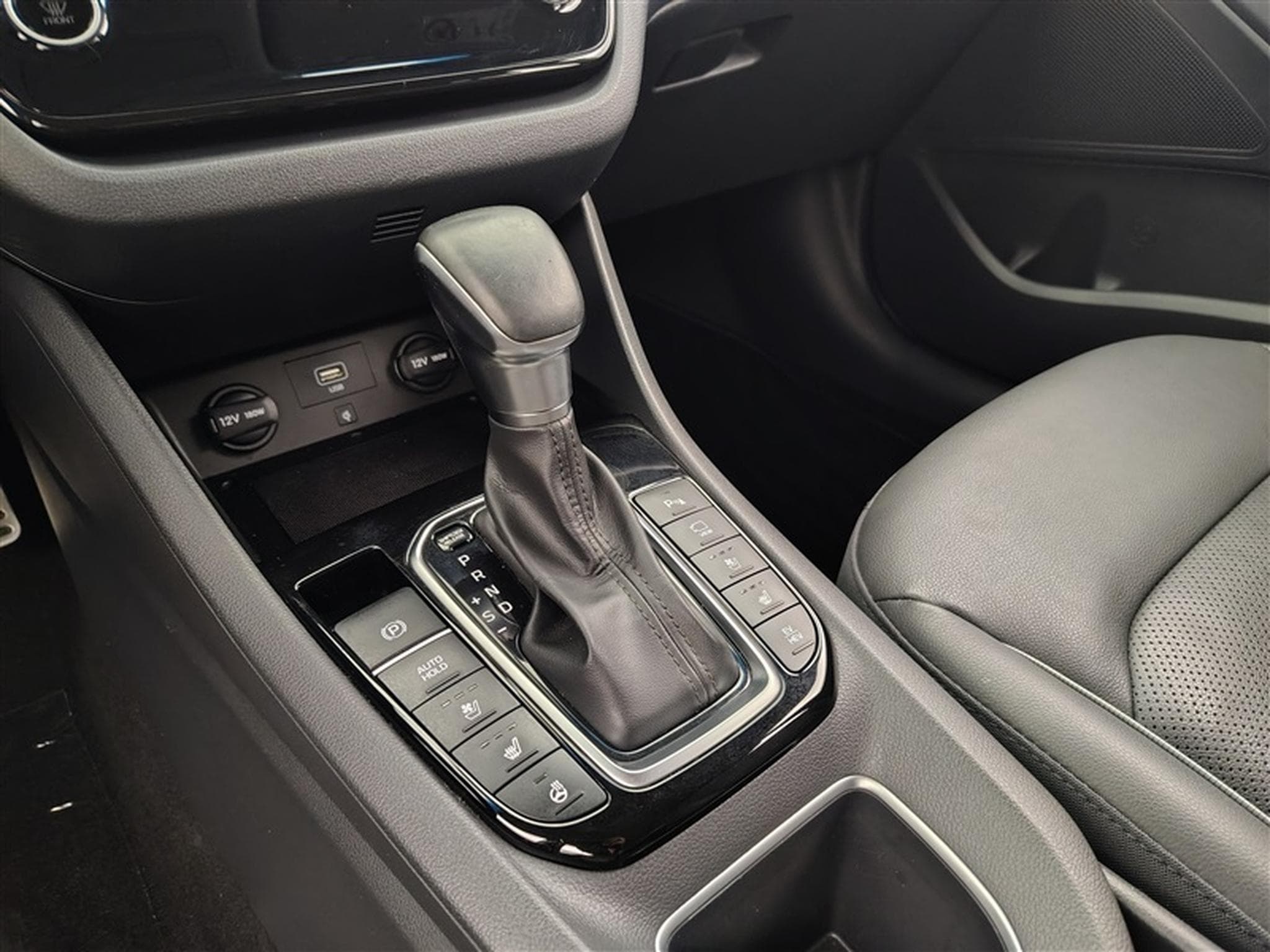 Hyundai Ioniq 1.6 GDi PHEV Executive NAVI / FULL LED / CUIR / CAMERA (2020) - Foto 12