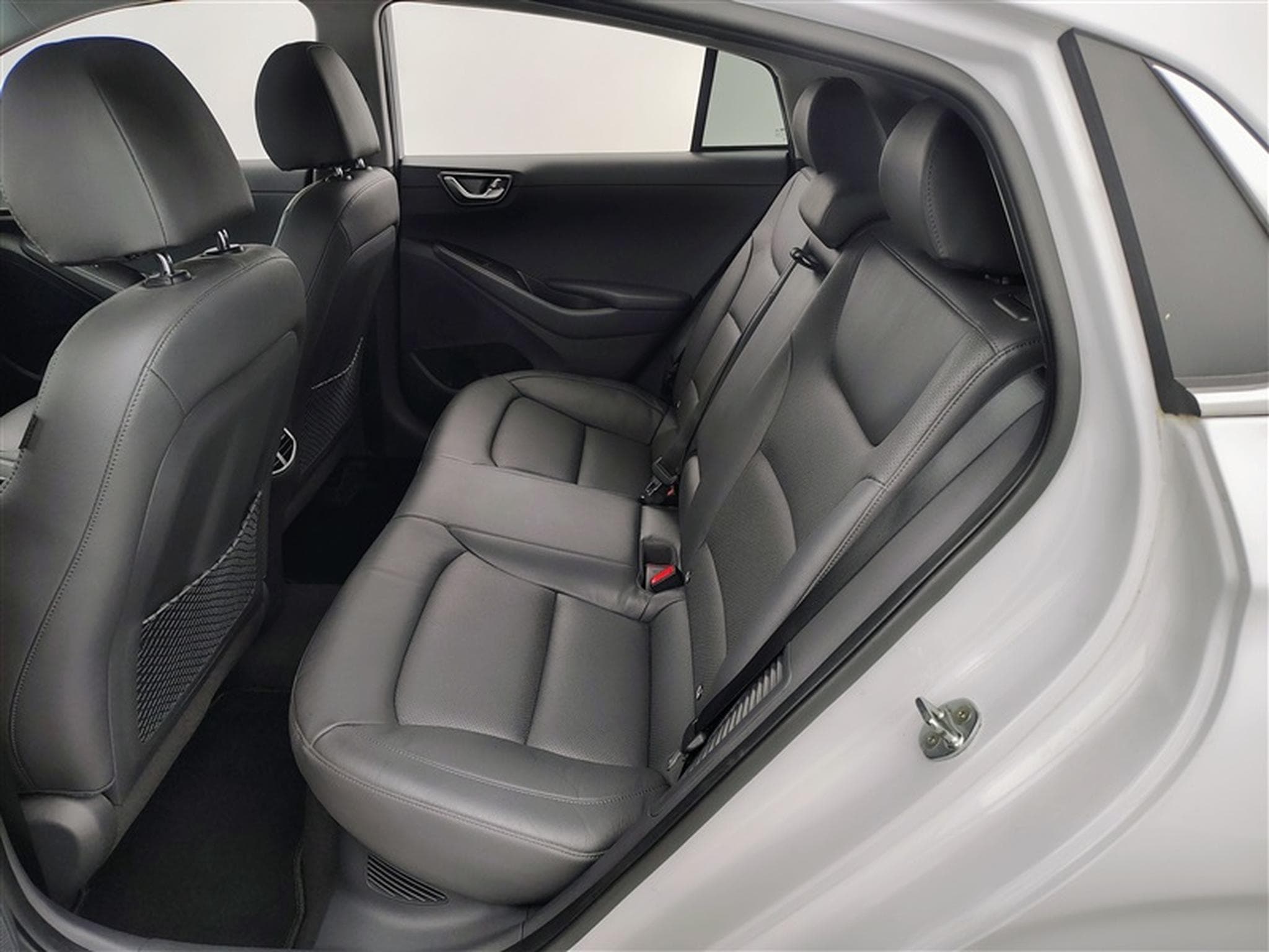 Hyundai Ioniq 1.6 GDi PHEV Executive NAVI / FULL LED / CUIR / CAMERA (2020) - Foto 13