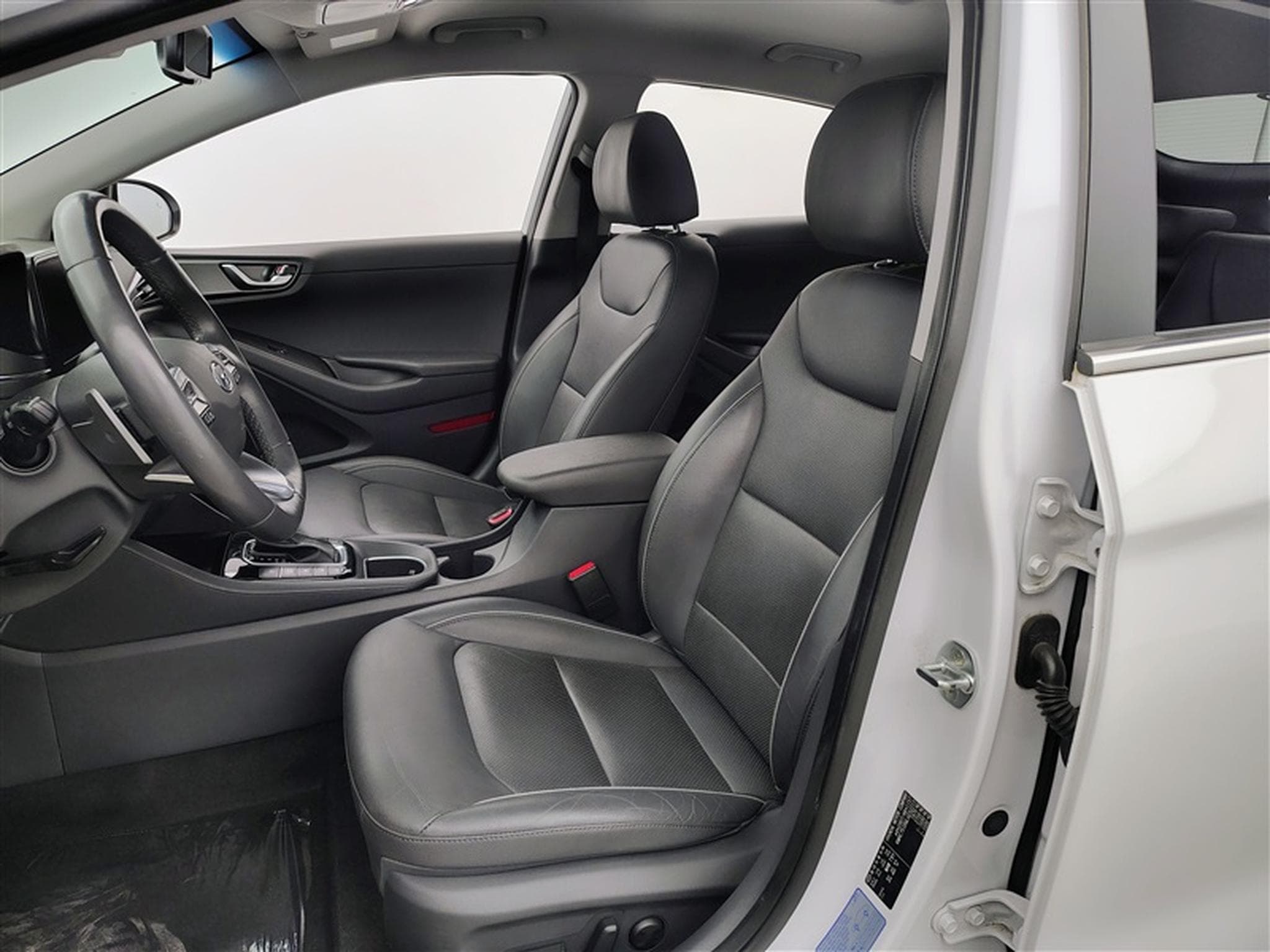 Hyundai Ioniq 1.6 GDi PHEV Executive NAVI / FULL LED / CUIR / CAMERA (2020) - Foto 7