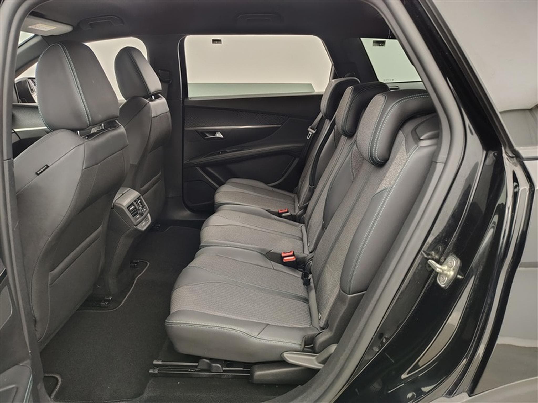 Peugeot 5008 1.2 PureTech 130Cv Allure Pack 7PL/ S-CUIR / NAVI / FULL LED (2024) - Foto 13