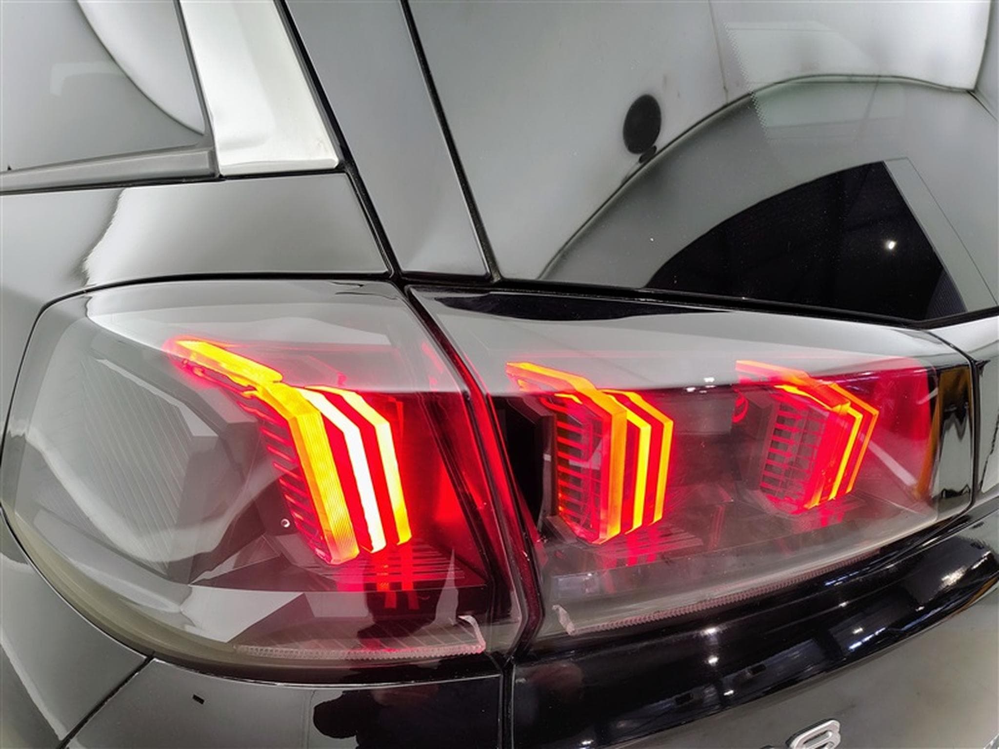 Peugeot 5008 1.2 PureTech 130Cv Allure Pack 7PL/ S-CUIR / NAVI / FULL LED (2024) - Foto 16