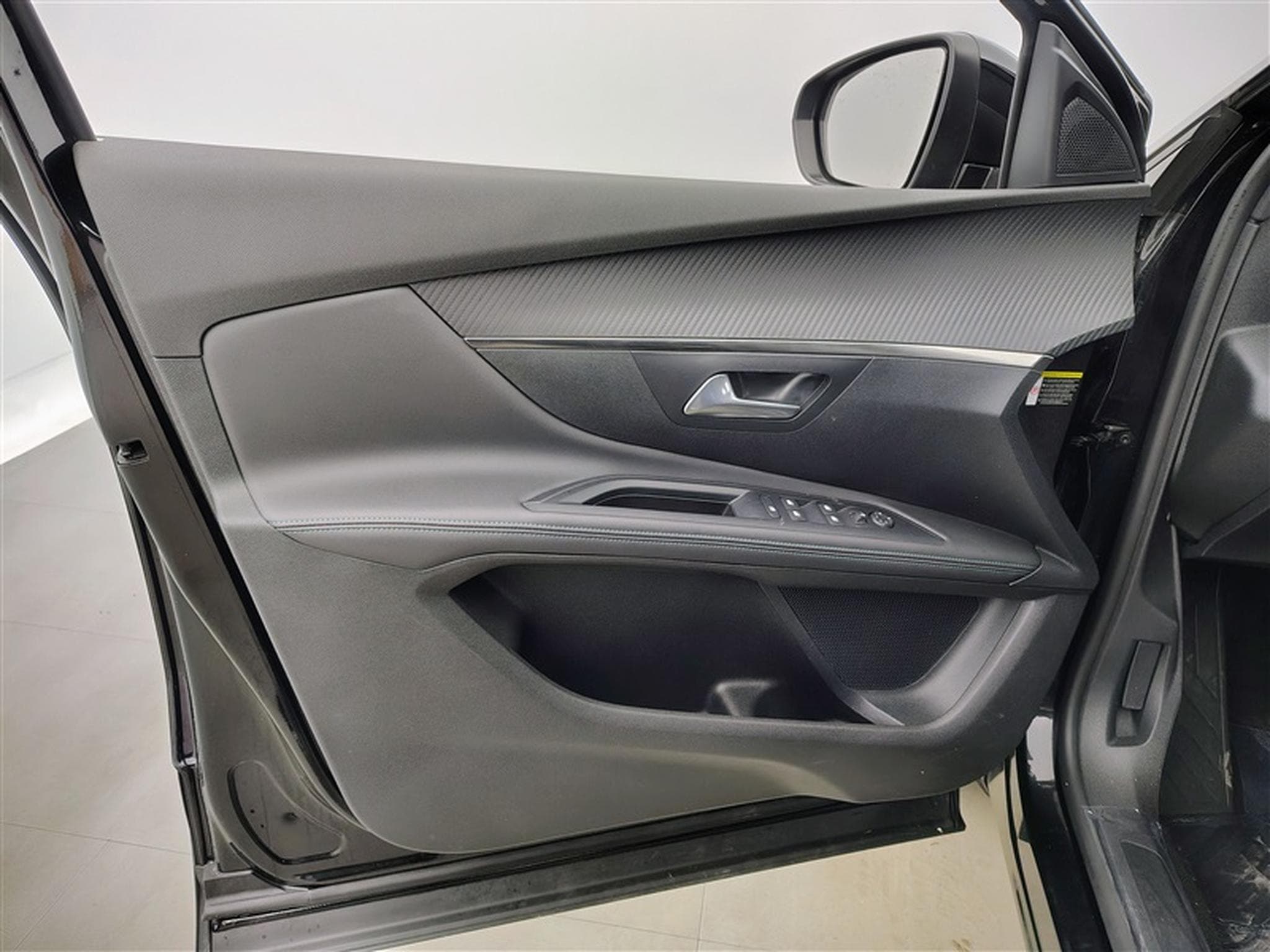 Peugeot 5008 1.2 PureTech 130Cv Allure Pack 7PL/ S-CUIR / NAVI / FULL LED (2024) - Foto 17