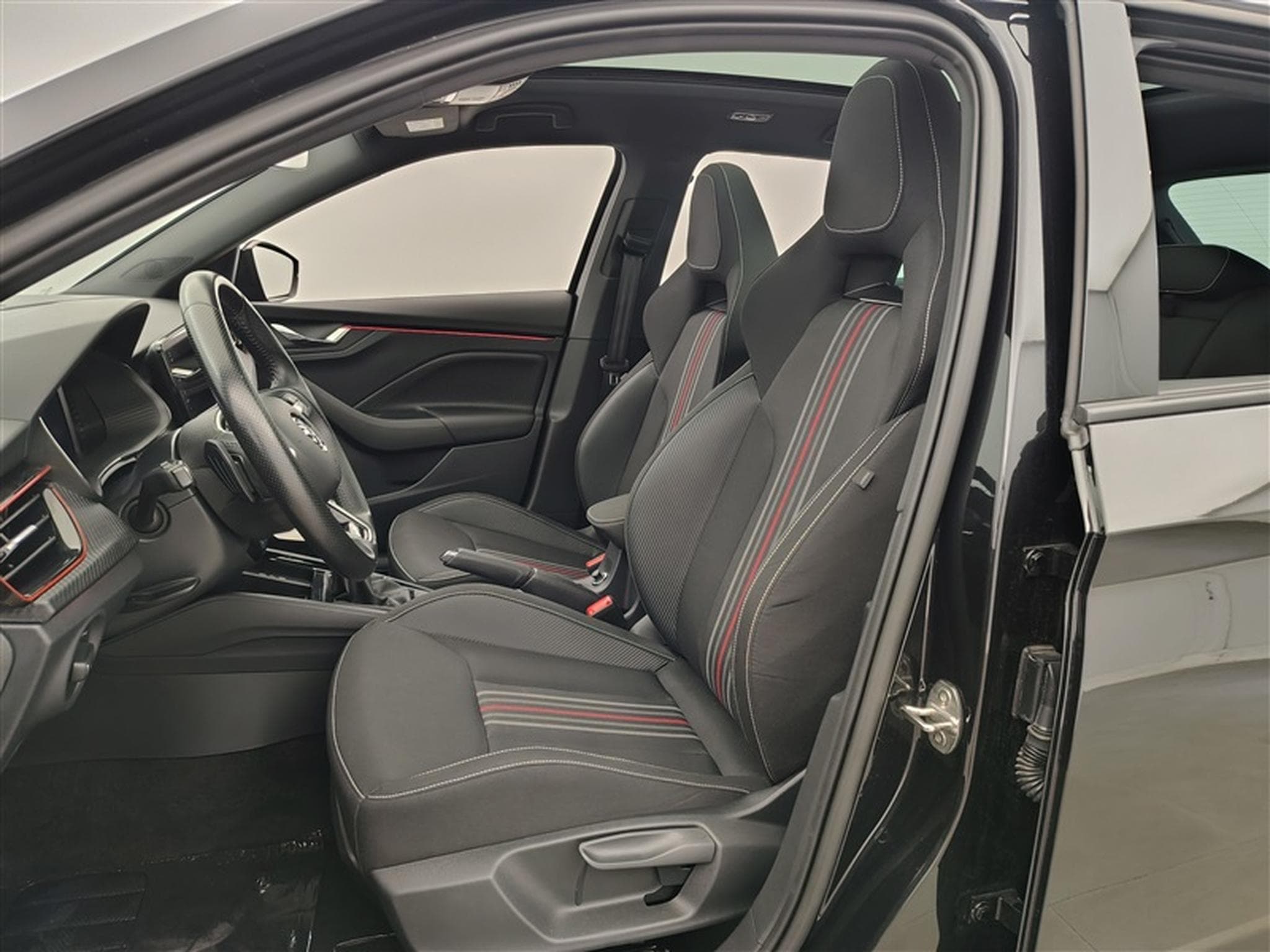 Skoda Scala 1.0 TSI MonteCarlo DSG *NAVI/FULL LED/T.PANO/CAM/JA18* (2024) - Foto 7