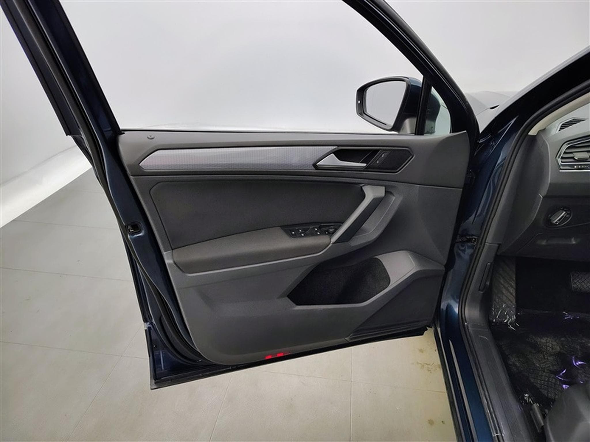 VW Tiguan 1.5 TSI 150cv DSG Life CARPLAY / CAMERA / ALU / PDC Av-Ar (2023) - Foto 17