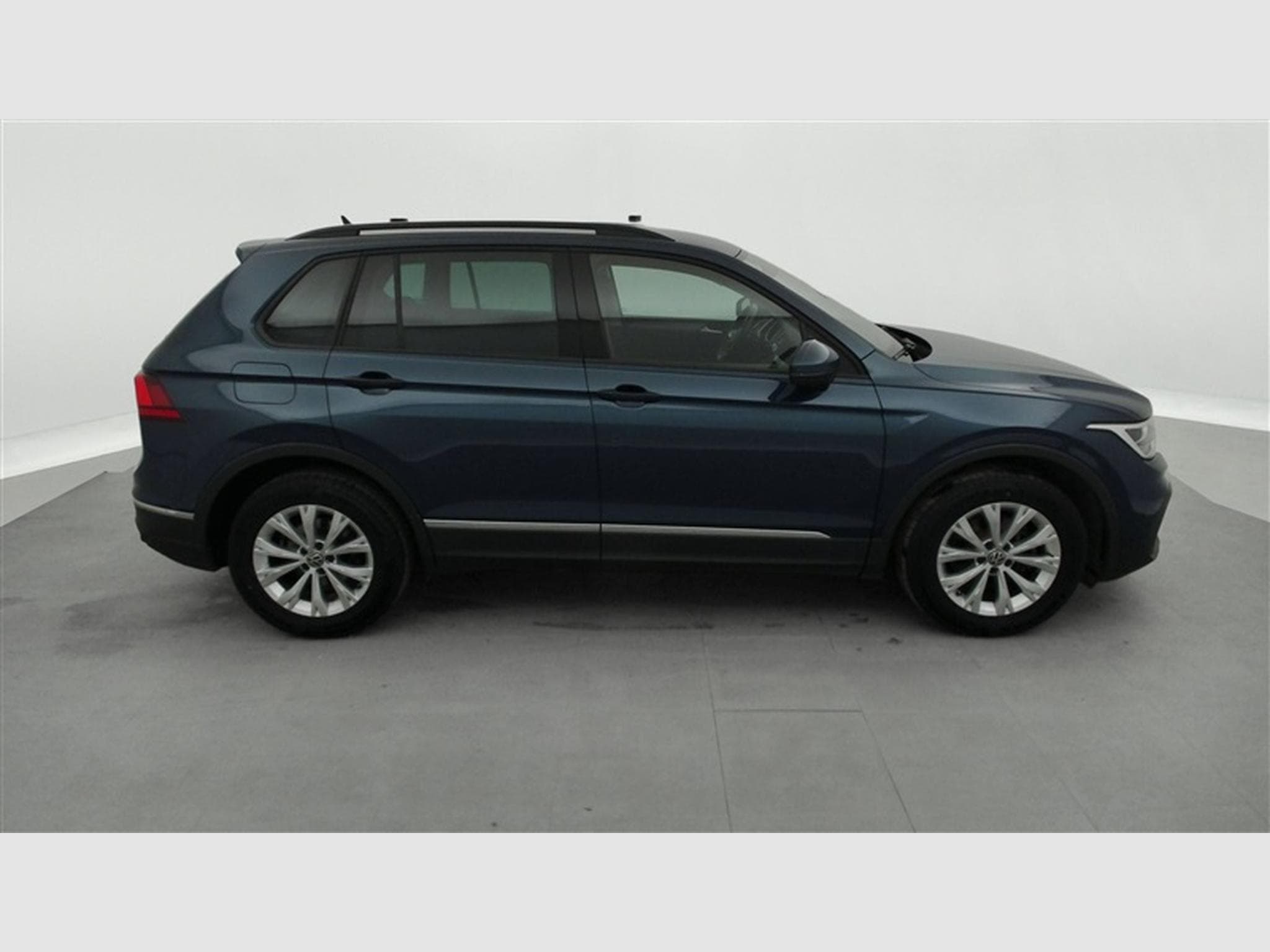 VW Tiguan 1.5 TSI 150cv DSG Life CARPLAY / CAMERA / ALU / PDC Av-Ar (2023) - Foto 24