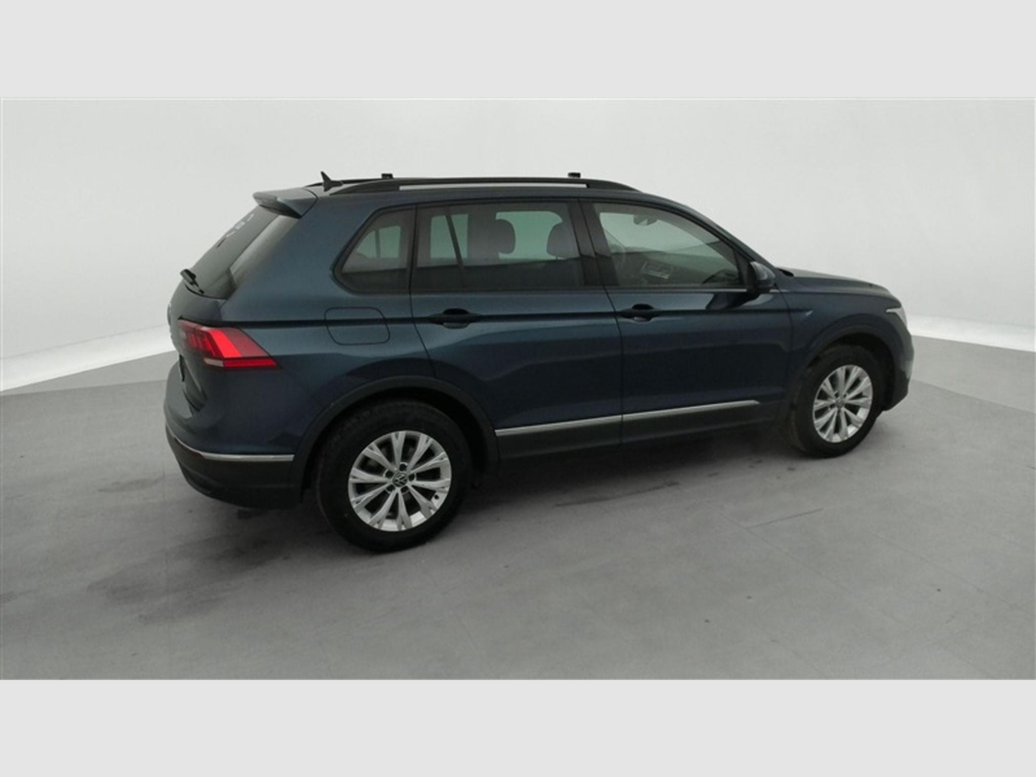 VW Tiguan 1.5 TSI 150cv DSG Life CARPLAY / CAMERA / ALU / PDC Av-Ar (2023) - Foto 25