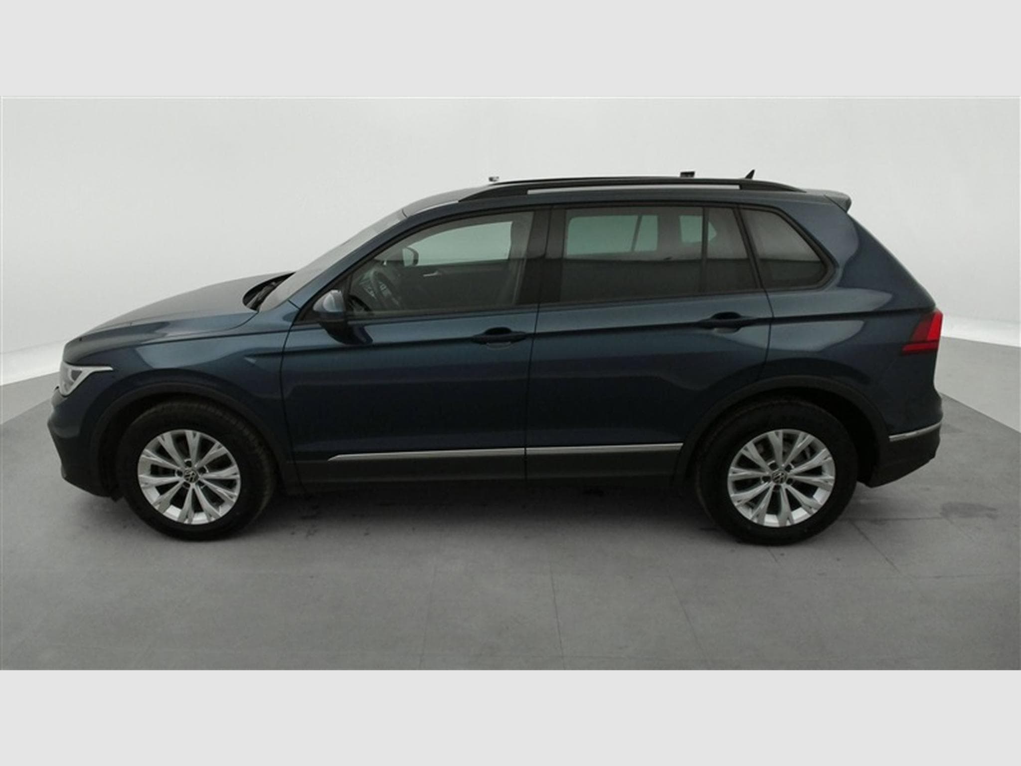 VW Tiguan 1.5 TSI 150cv DSG Life CARPLAY / CAMERA / ALU / PDC Av-Ar (2023) - Foto 3