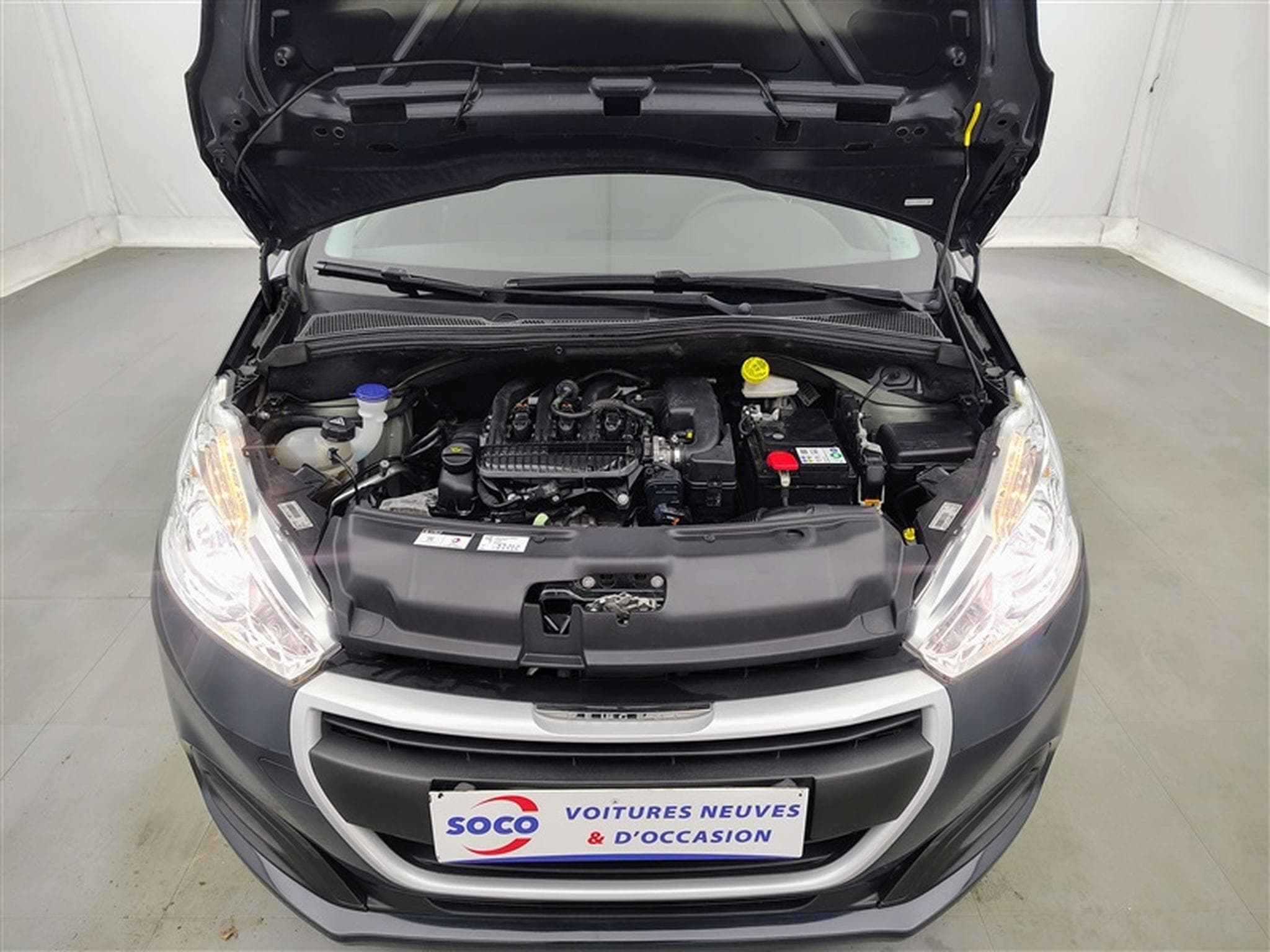 Peugeot 208 1.2i PureTech Like S&S (EU6.2) (2019) - Foto 18