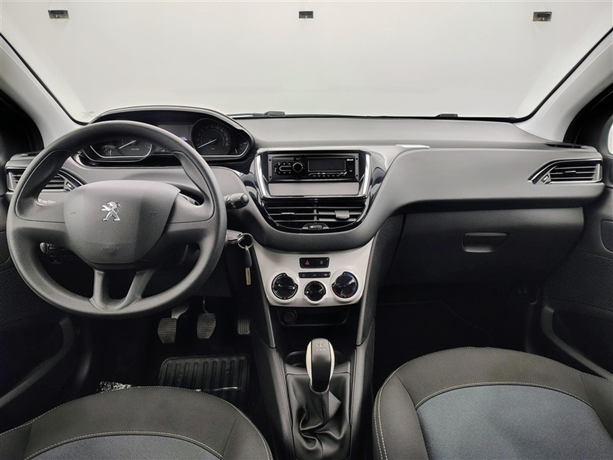 Peugeot 208 1.2i PureTech Like S&S (EU6.2) (2019) - Foto 8
