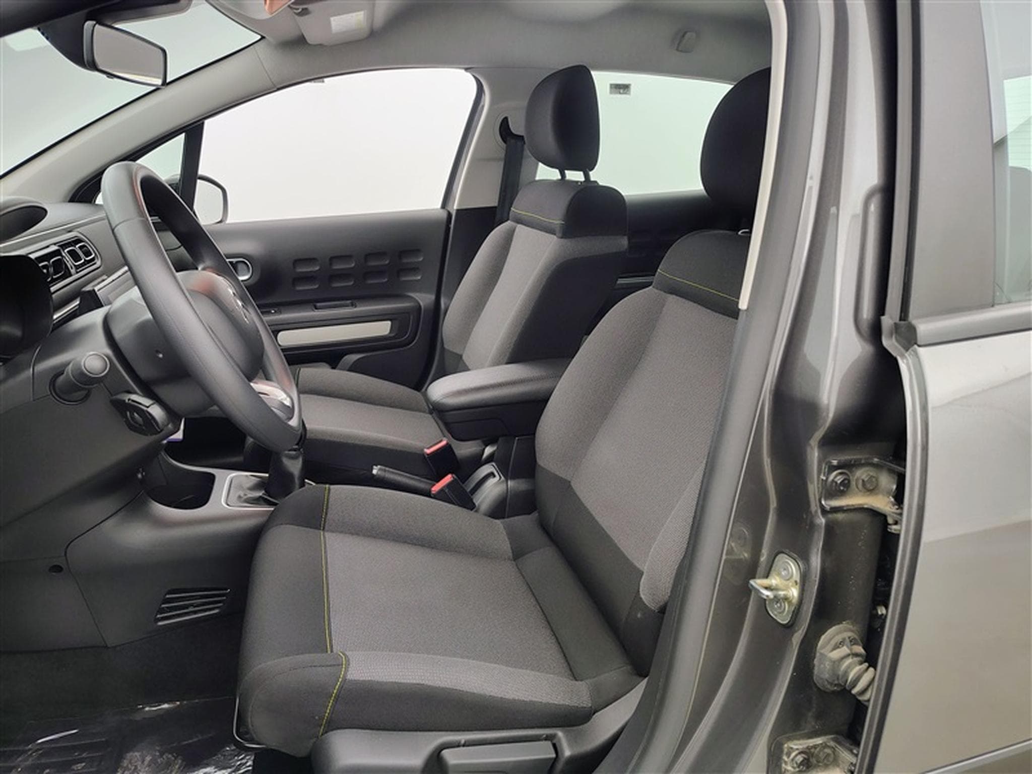Citroen C3 1.2i PureTech C-Series S&S (2023) - Foto 7