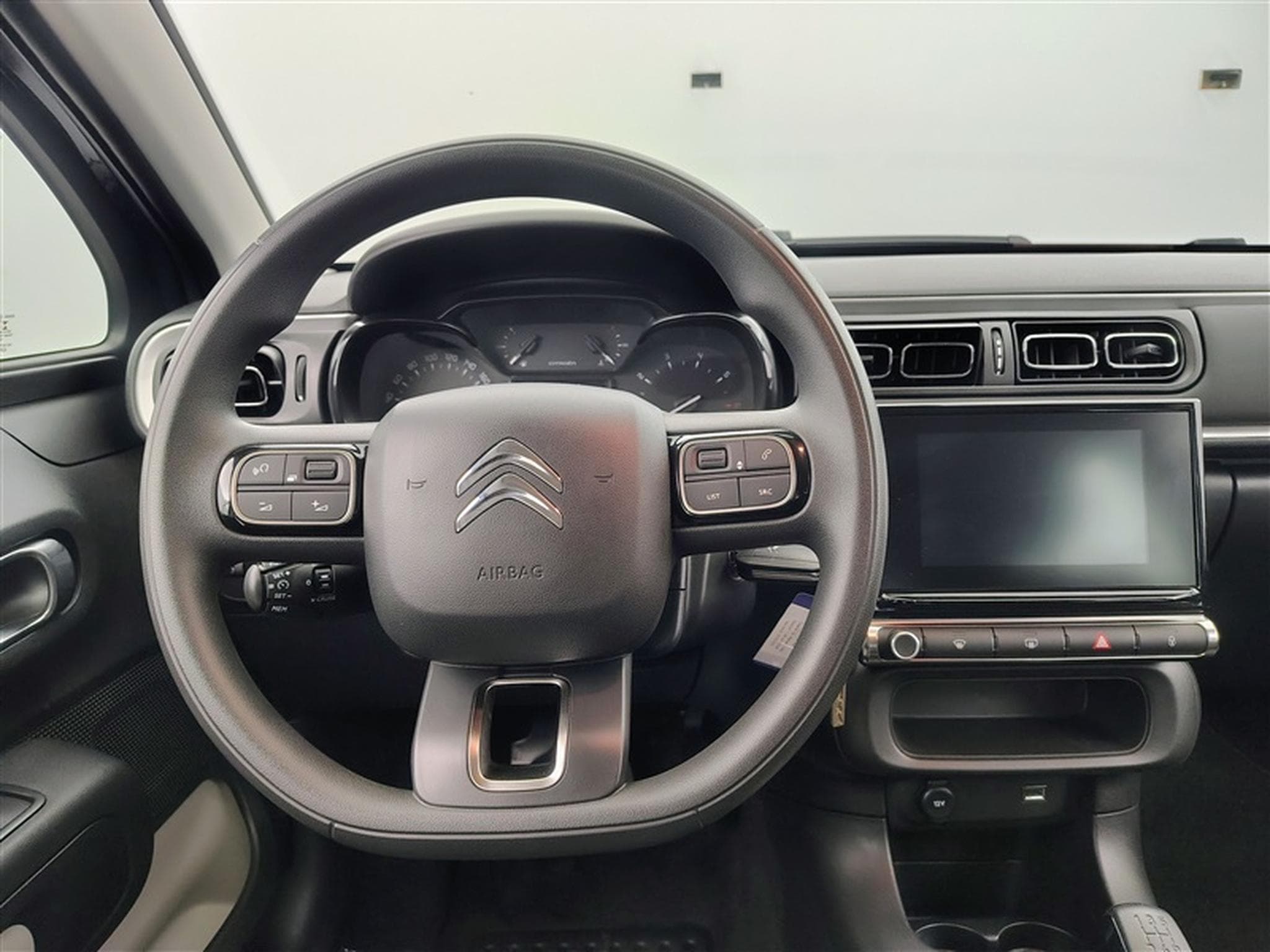 Citroen C3 1.2i PureTech C-Series S&S (2023) - Foto 9